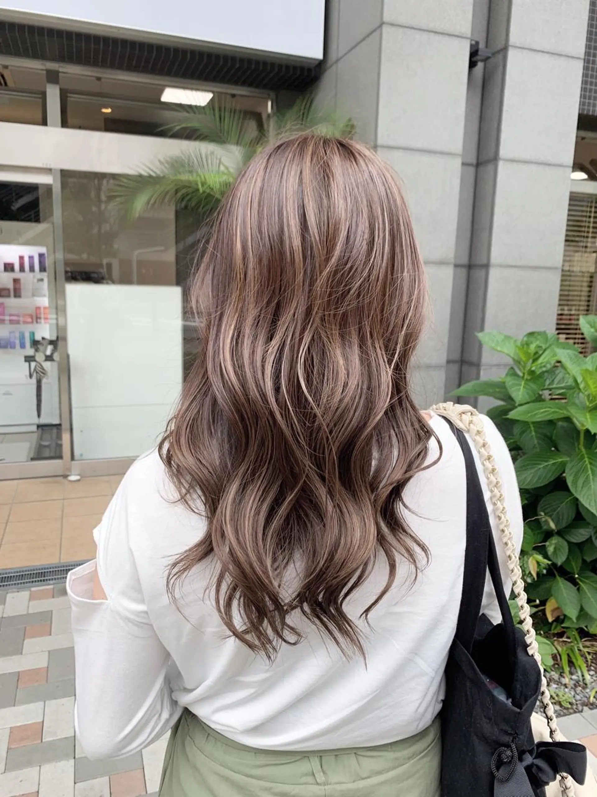 セミロング ハイライト レイヤー×縮毛矯正 深見 拓のヘアスタイル