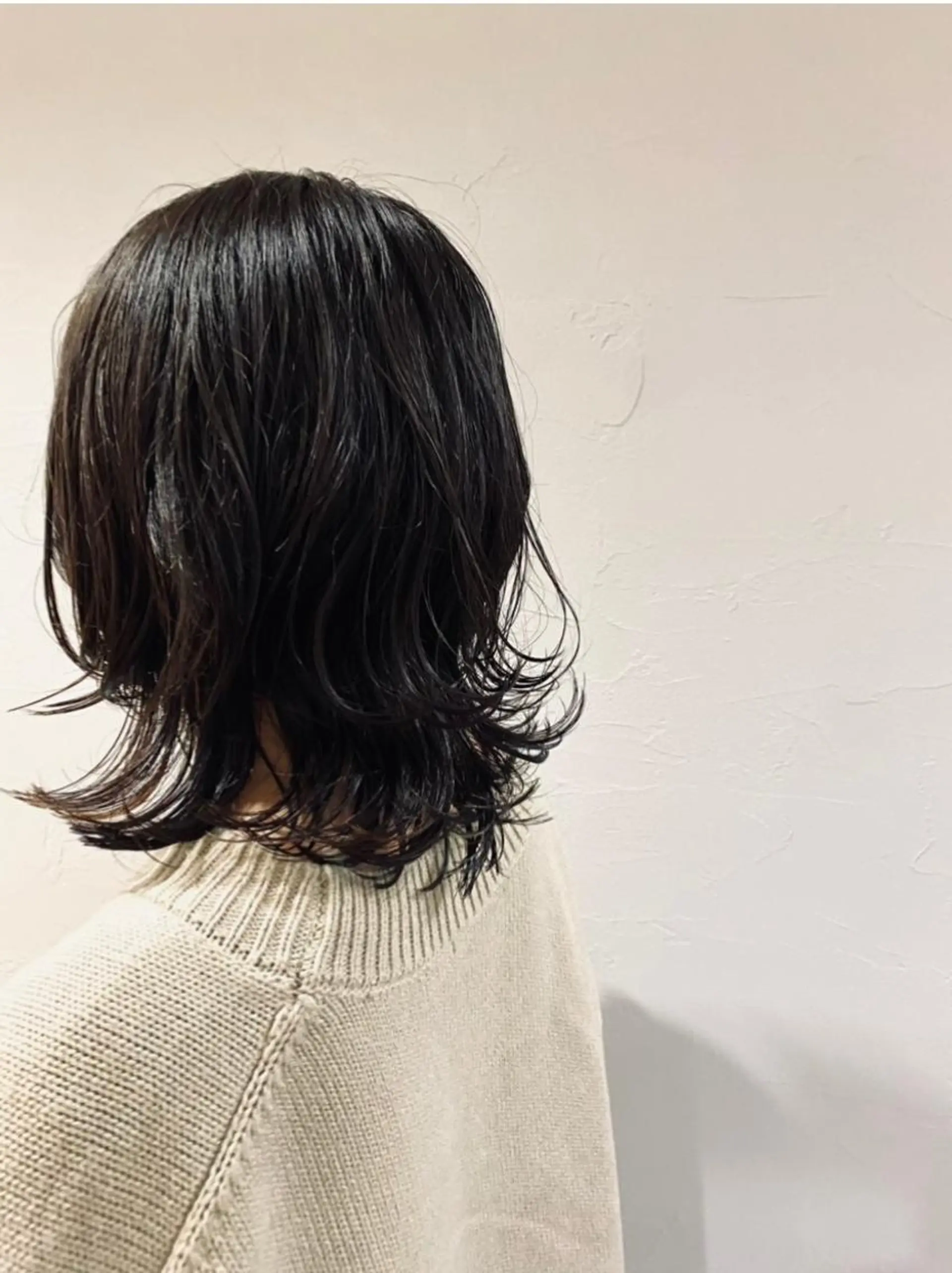 ミディアム くせ毛 宮腰 瑠果のヘアスタイル