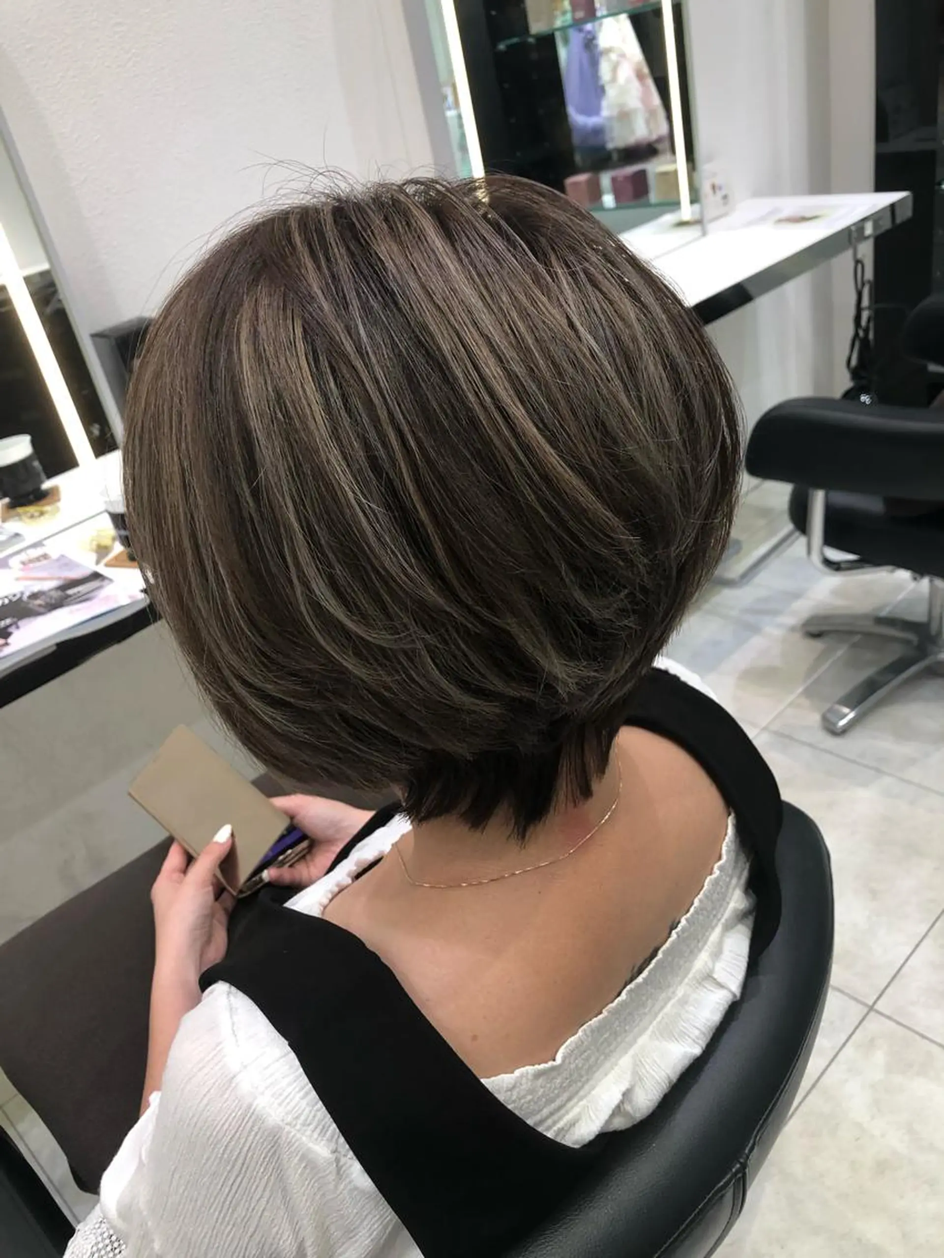 ショート ハイライト ショートヘア 岸 保奈美のヘアスタイル