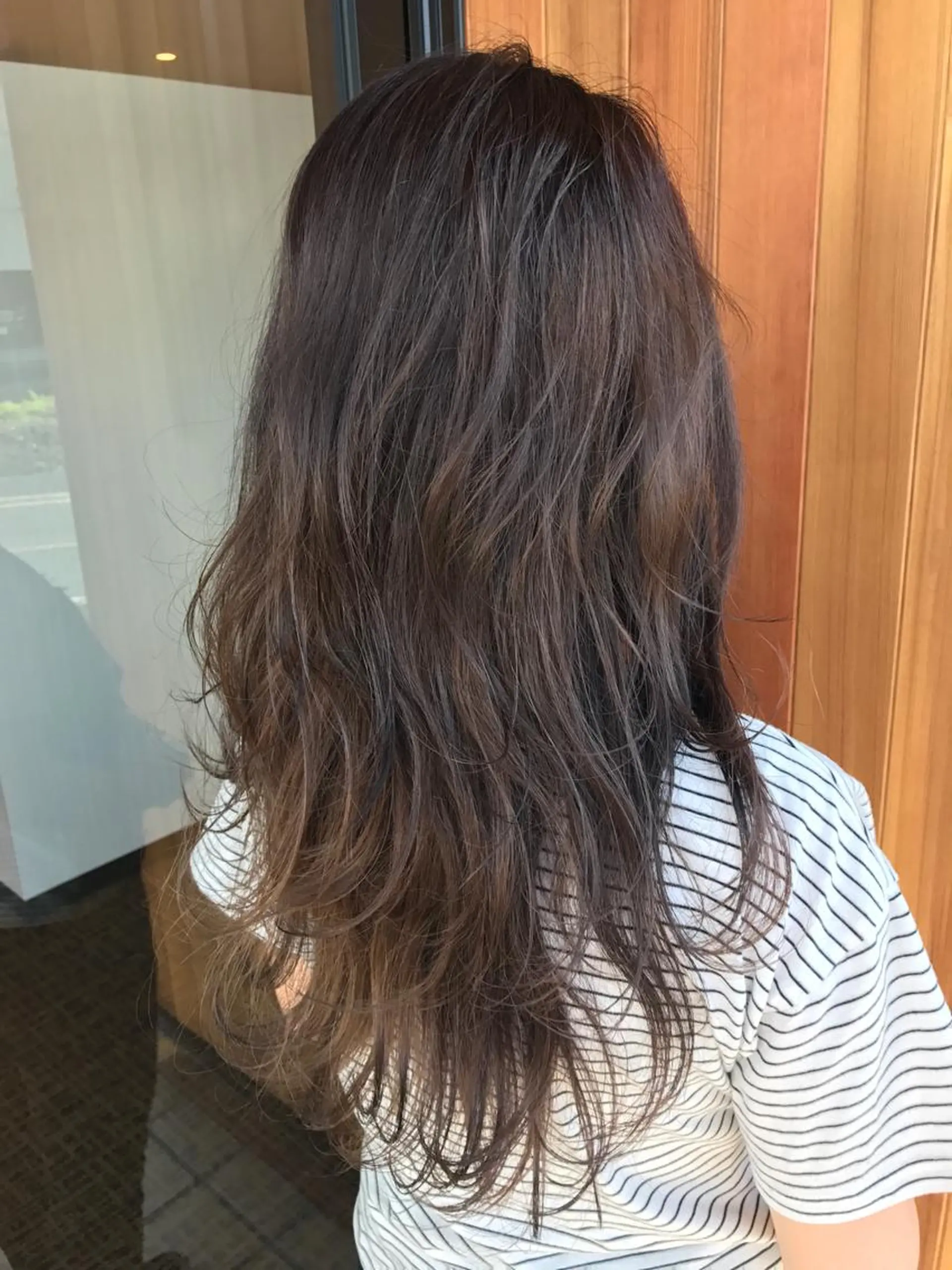 ロング カラー ブリーチ レイヤーカット 太田 陽介のヘアスタイル