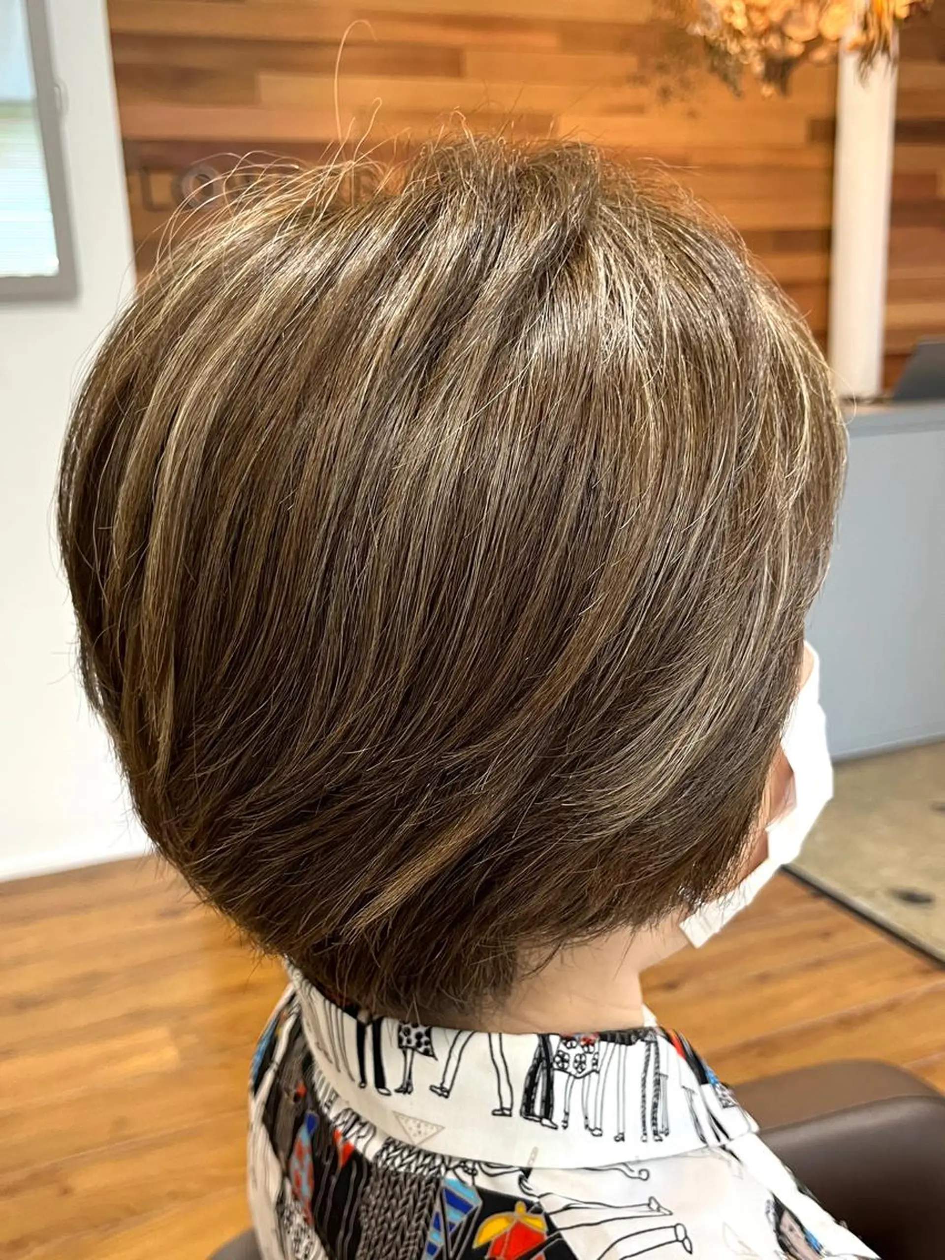 ショート カラー ハイライトカラー ハイライト カット ヘアカラー トリートメント 「朝が、変わる」 髪質改善ストレートのヘアスタイル