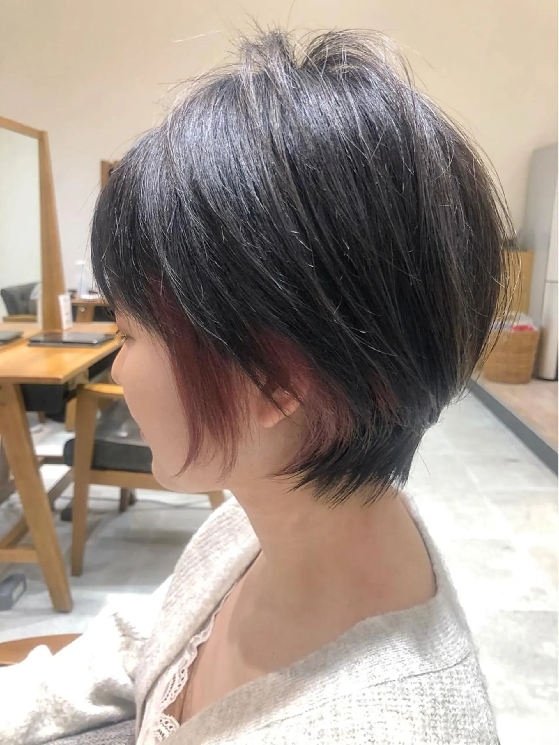 ショート カラー 🌟イメチェン美容師 🌟清水 大輝のヘアスタイル