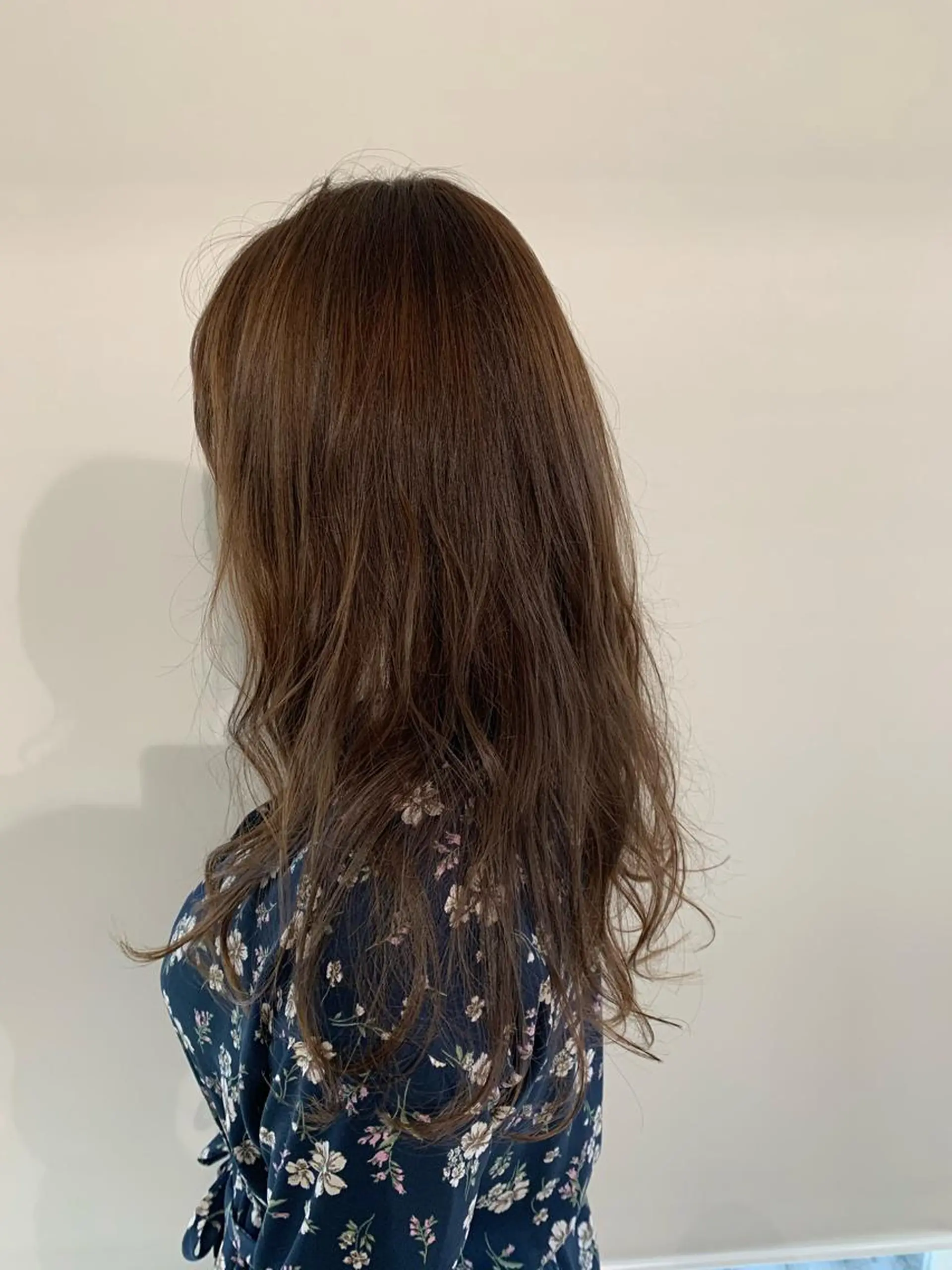 セミロング カラー パーマ ヘアアレンジ ベージュカラー 加藤 綾華のヘアスタイル