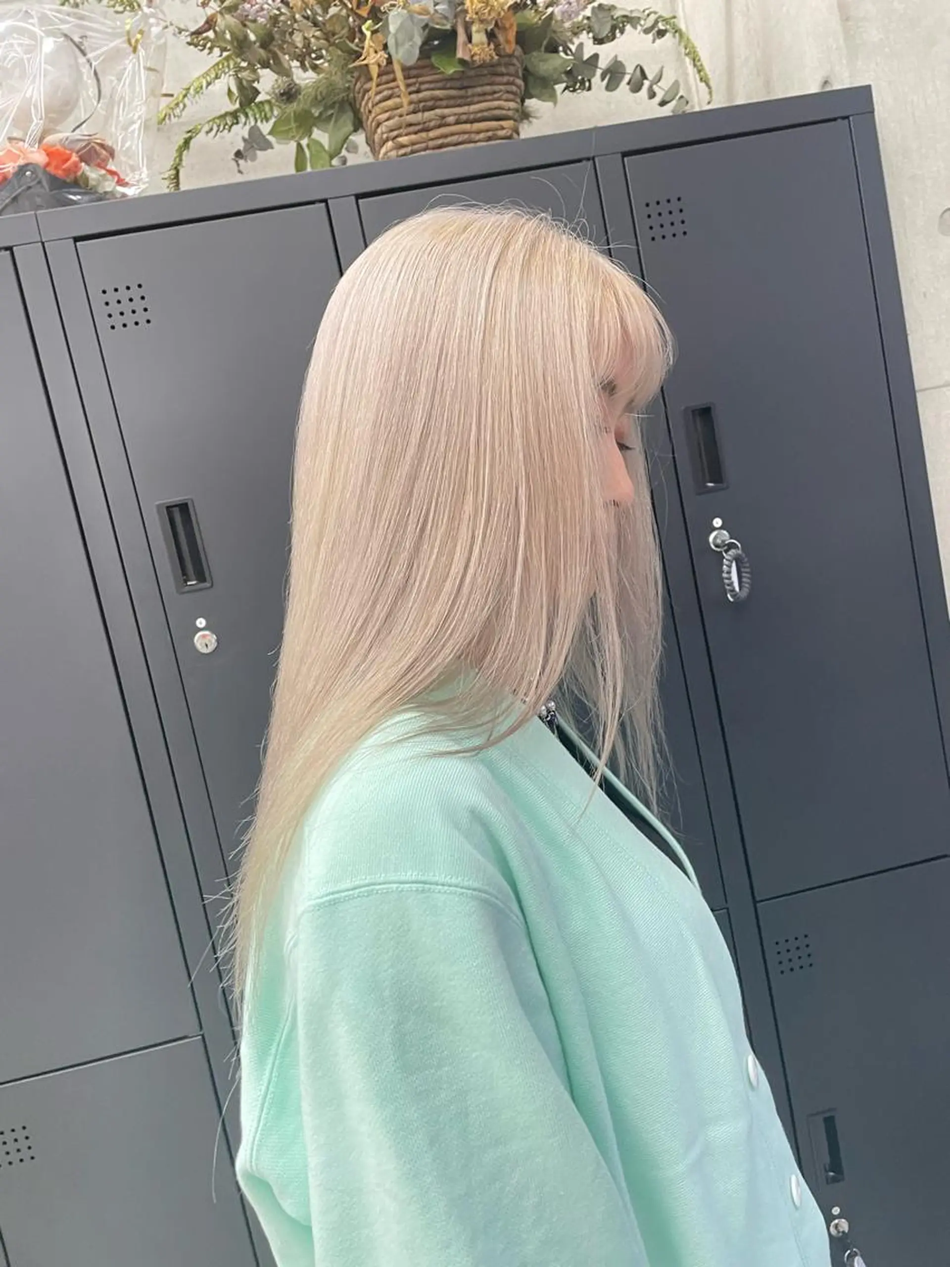 ロング 岡留 愛美のヘアスタイル