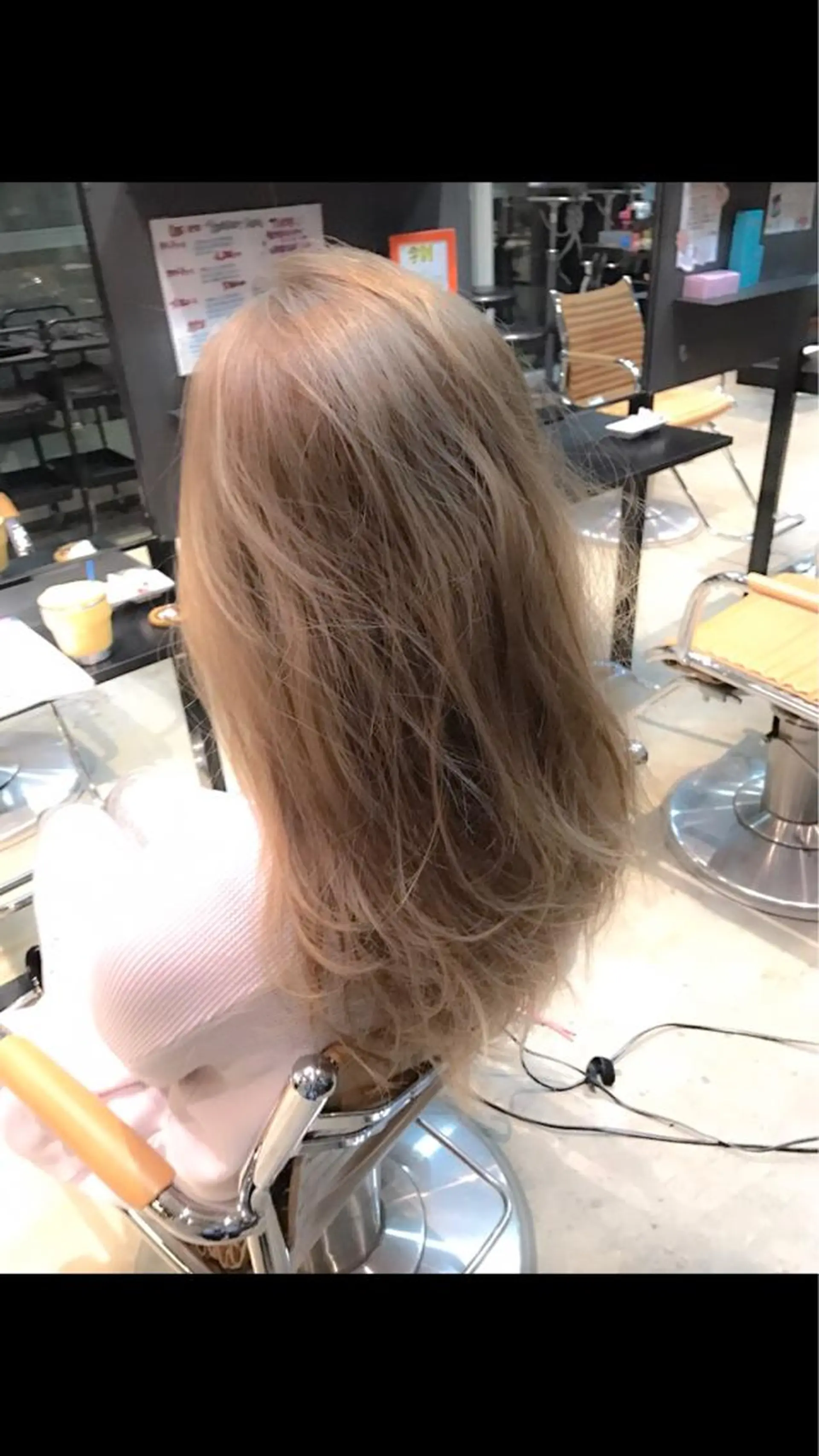 ロング カラー ベージュカラー ハイトーンカラー ハイトーンベージュ 髪質改善🌟 TAKERUのヘアスタイル