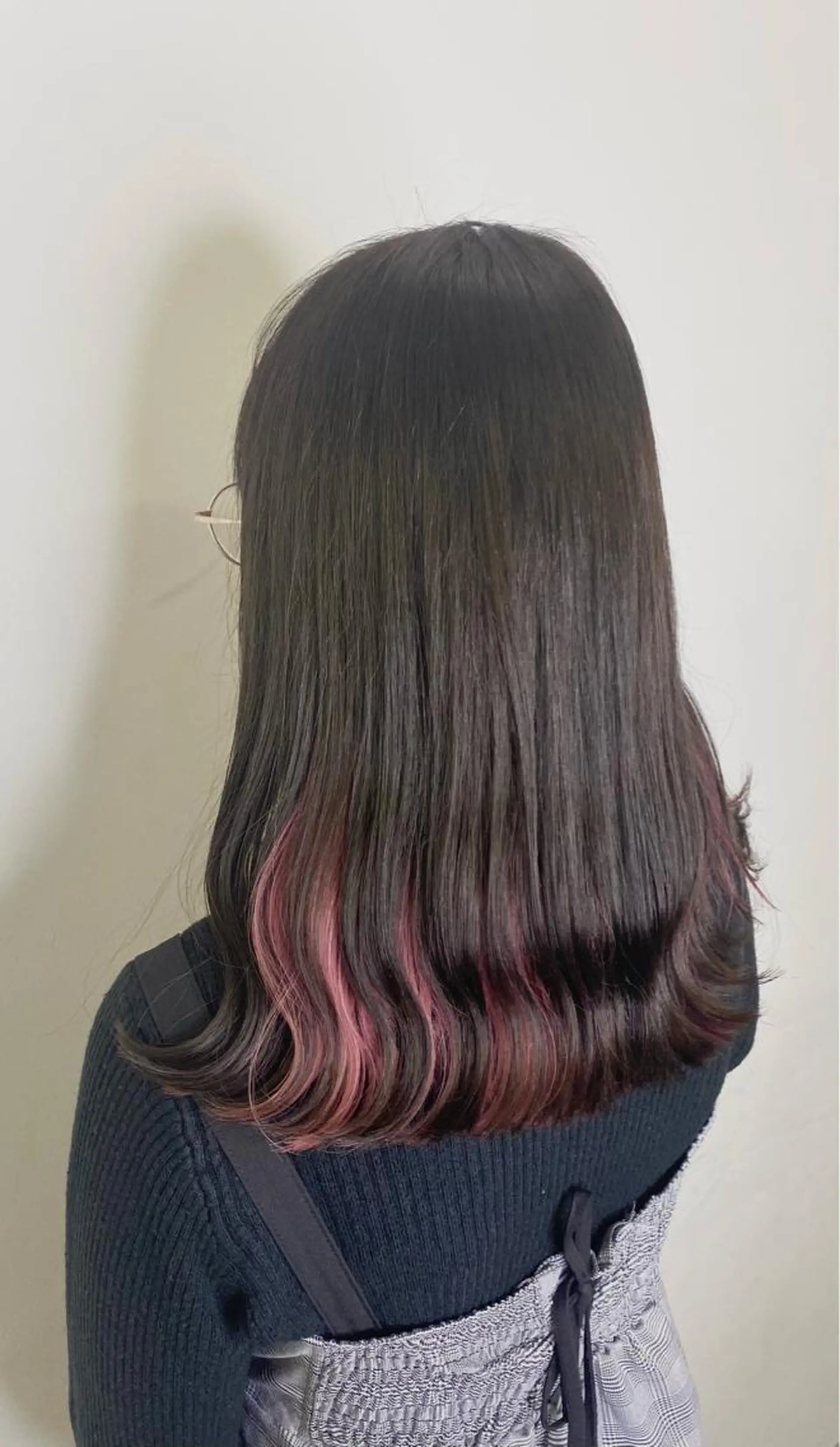 セミロング カラー ピンクカラー メンズ レイヤー ウルフ 弓木啓輔のヘアスタイル