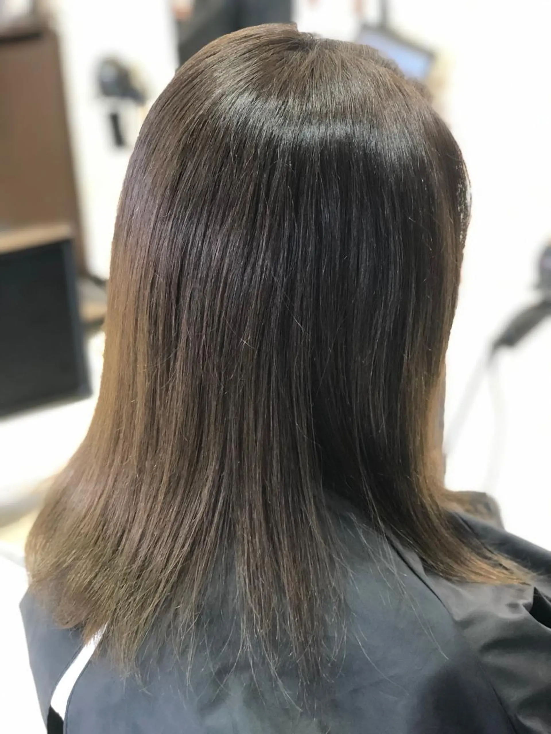 ミディアム カラー 嶌田 沙紀のヘアスタイル