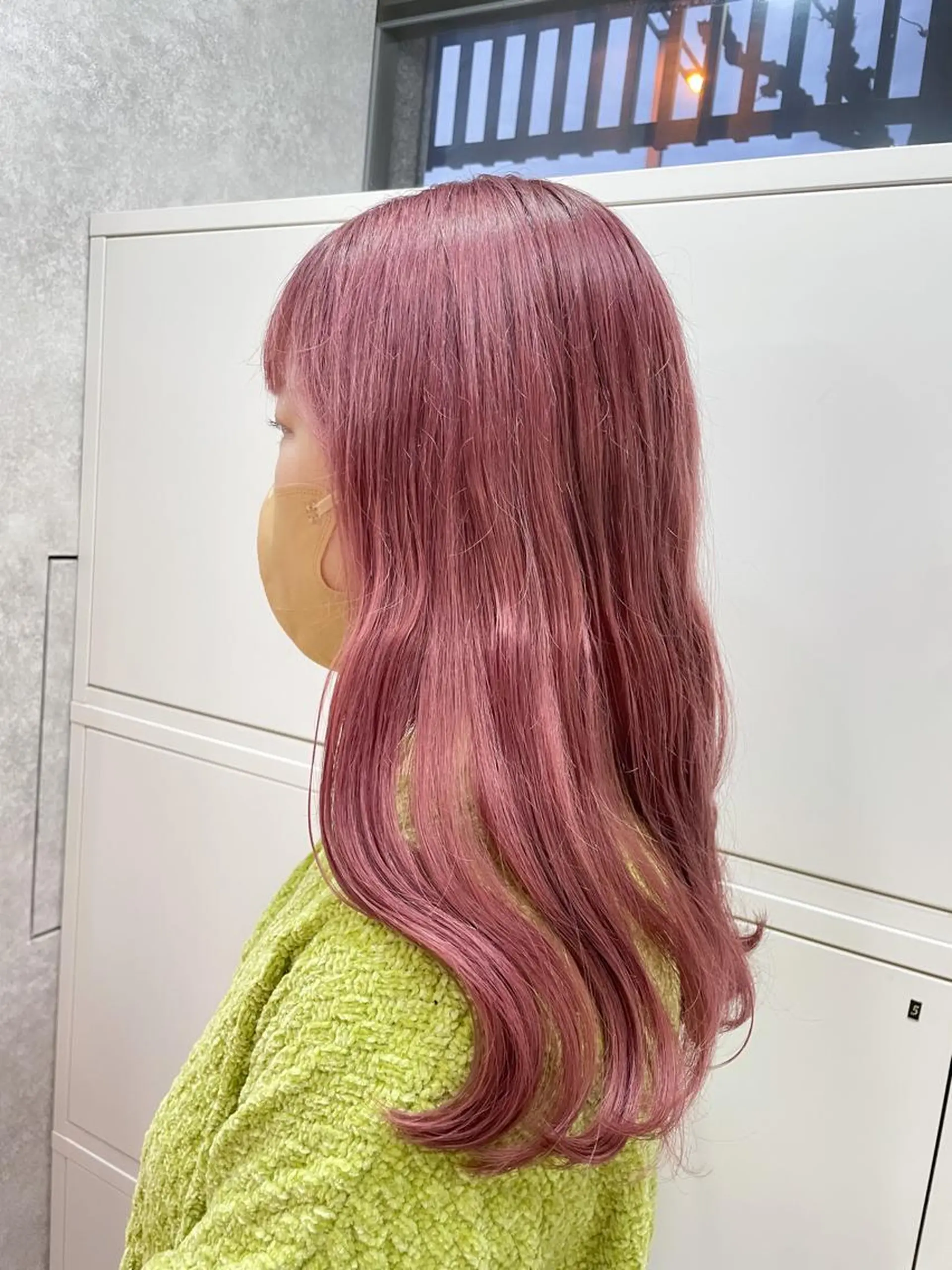 ロング カラー ベージュカラー 透明感カラー ピンクカラー ピンクベージュ シアーピンク ヘアカラー トリートメント イワタ マハ/ minim hairのヘアスタイル