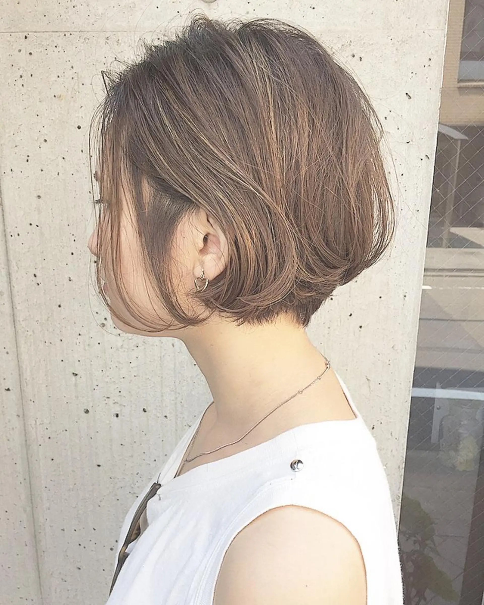 ショート カラー パーマ ヘアアレンジ メンズ キッズ ネイル マツエク・マツパ メンズブリーチ メンズハイライト メンズインナーカラー アッシュ アッシュグレー 韓国風×透明感カラー 髪質改善オタベシンヤのヘアスタイル