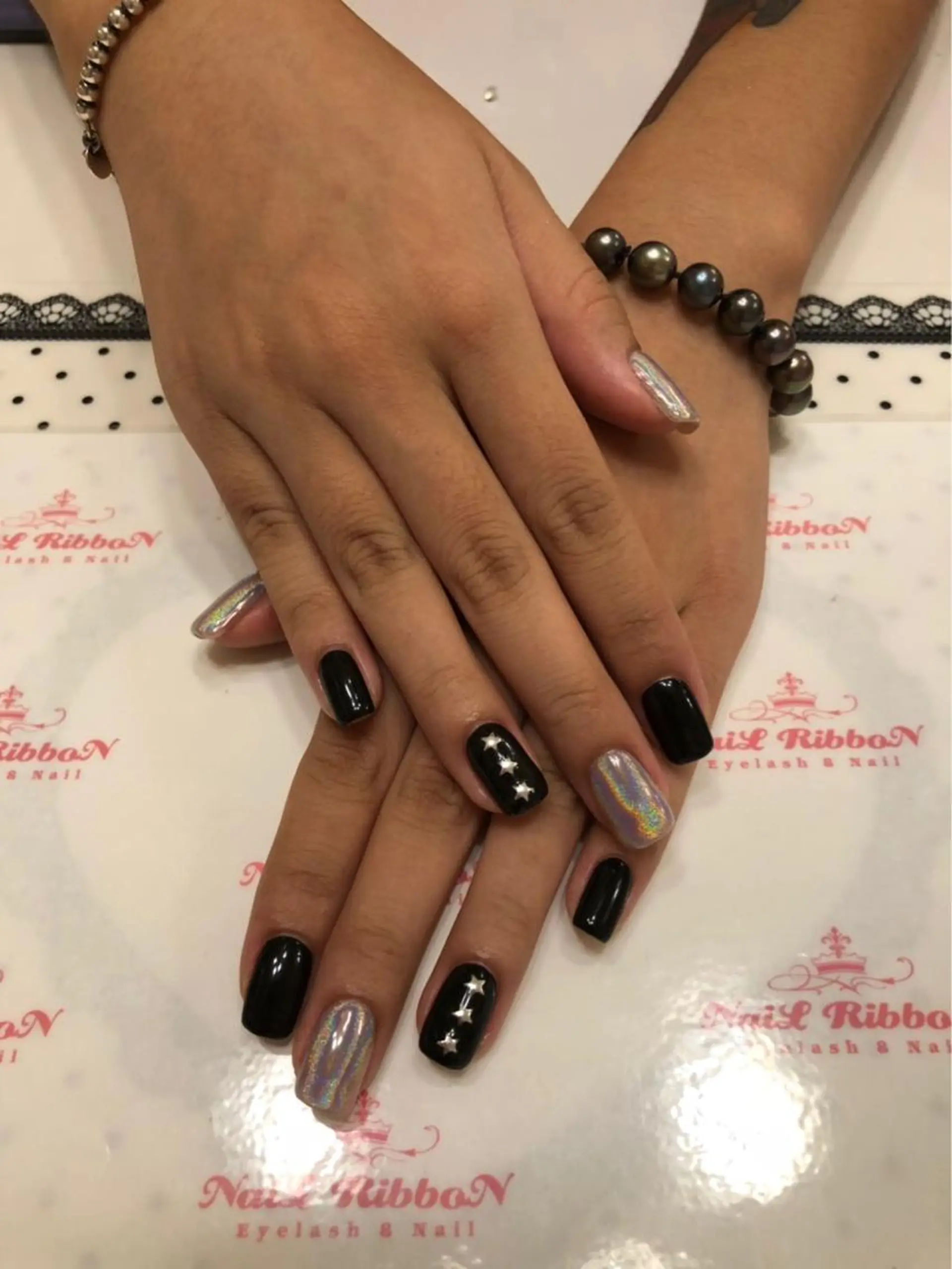 ネイル ネイルリボン 受付スタッフのネイルデザイン