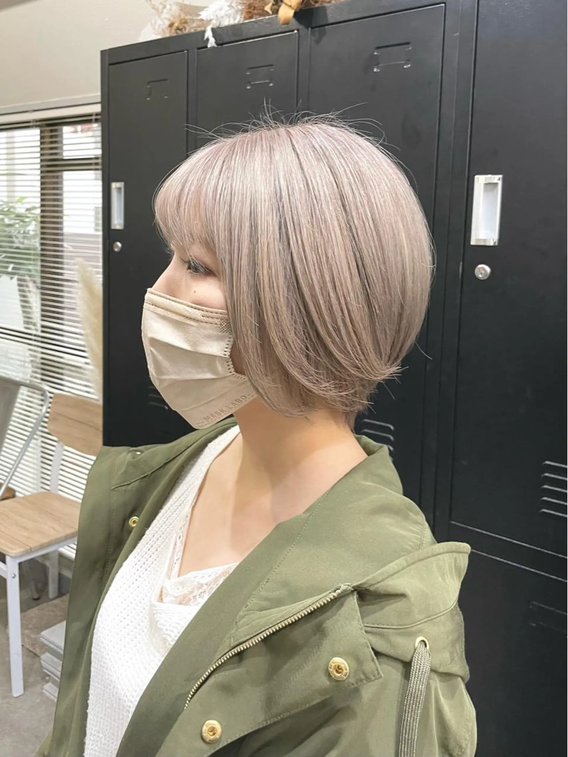 ショート カラー パーマ ヘアアレンジ メンズ キッズ ネイル マツエク・マツパ アイブロウ 切りっぱなしヘアボブ ミディアムヘアRYOのヘアスタイル