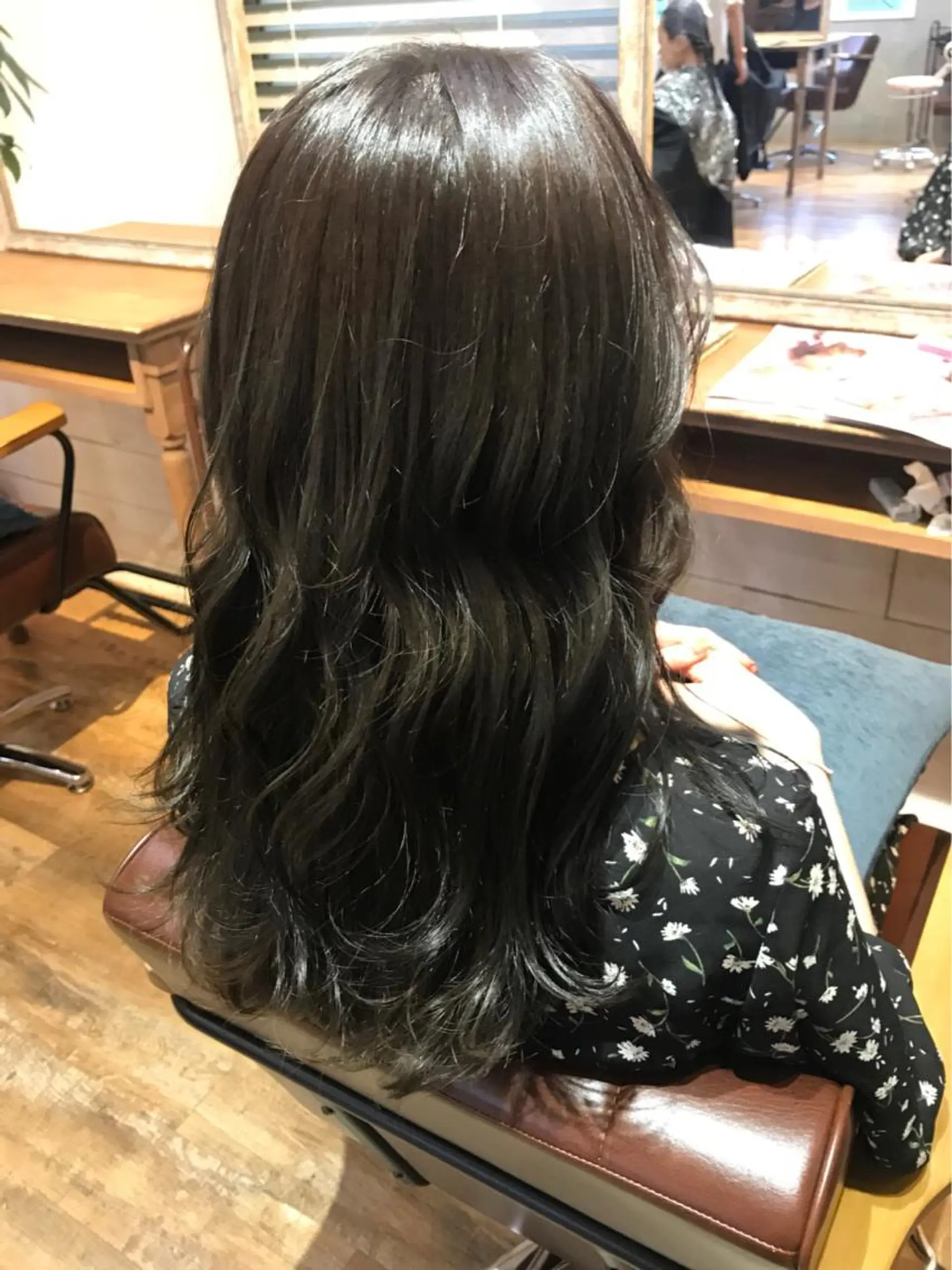 ロング カラー アッシュ yui .のヘアスタイル