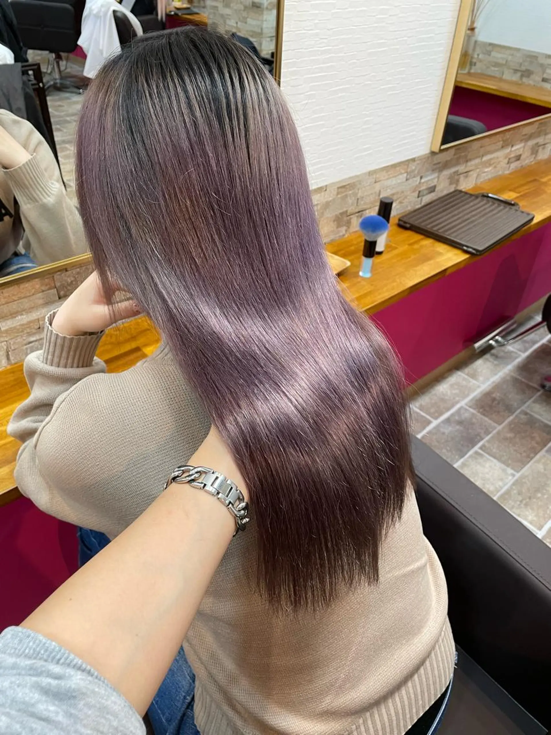 ロング カラー ラベンダーカラー ヘアカラー YUI/ ブリーチカラー🌷のヘアスタイル