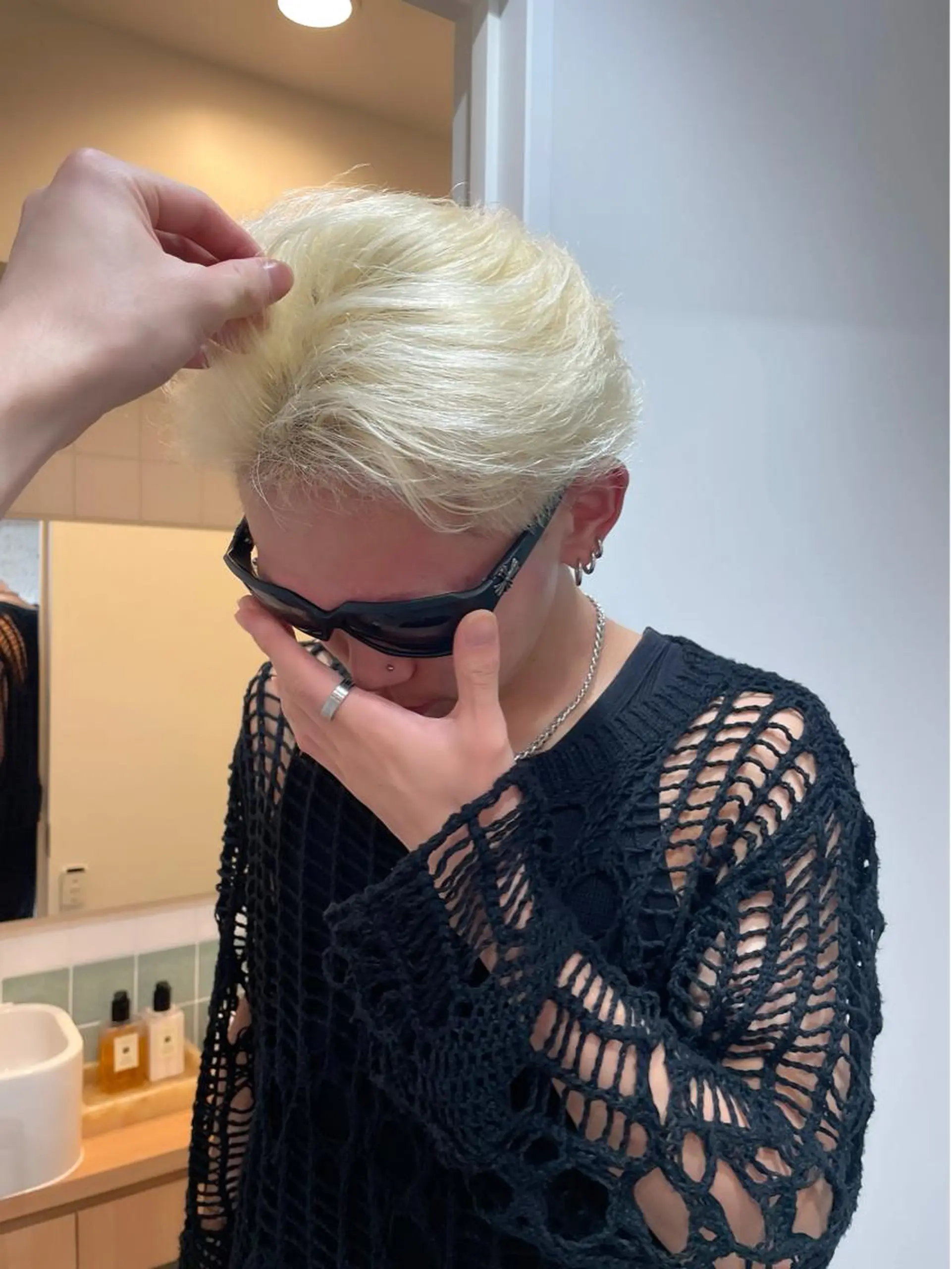 ショート カラー 切りっぱなしボブ レイヤー/縮毛矯正のヘアスタイル