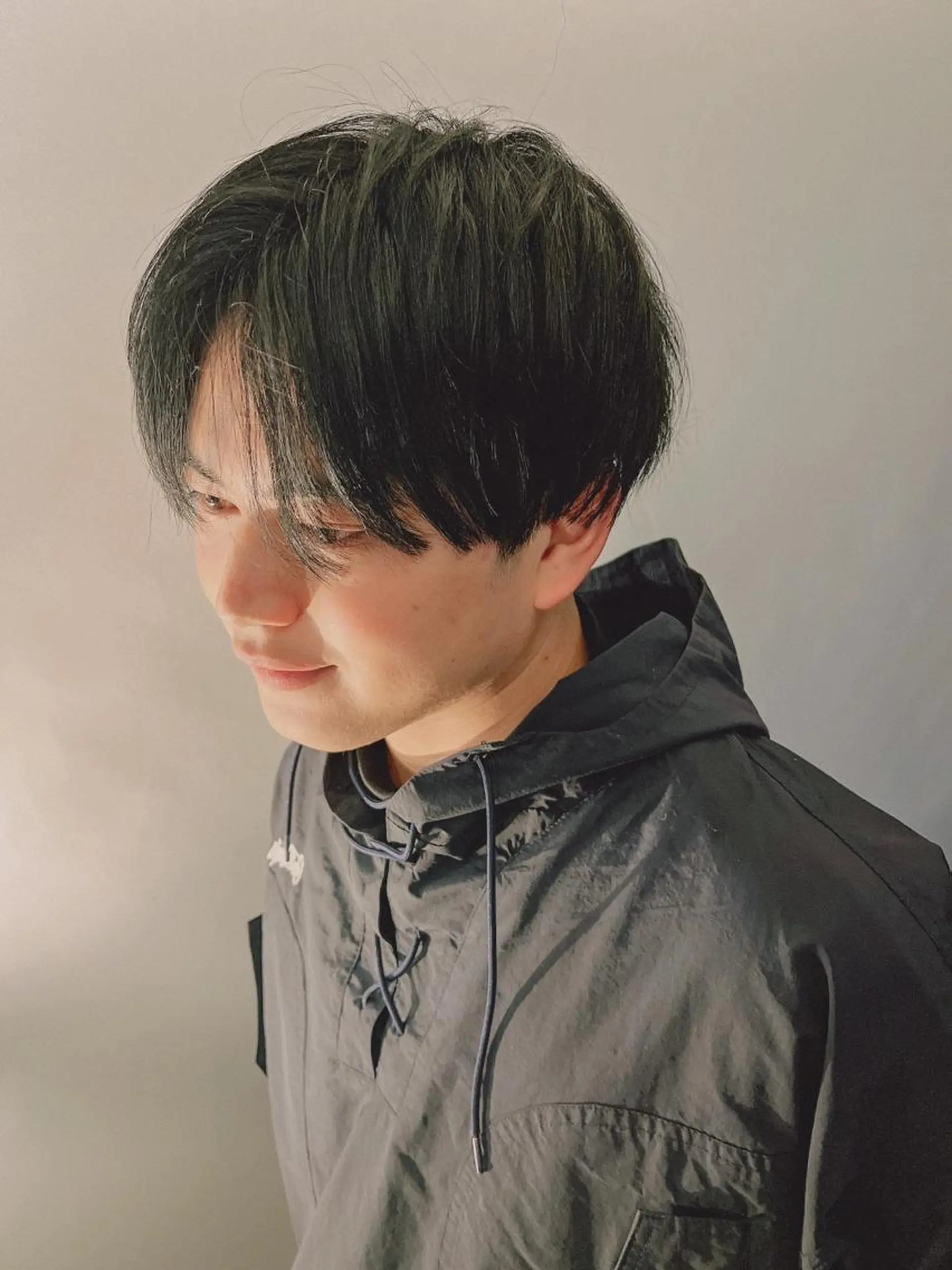 メンズ センターパート 刈り上げ 🌈ケアブリーチ🌈 おぐまなつきのヘアスタイル