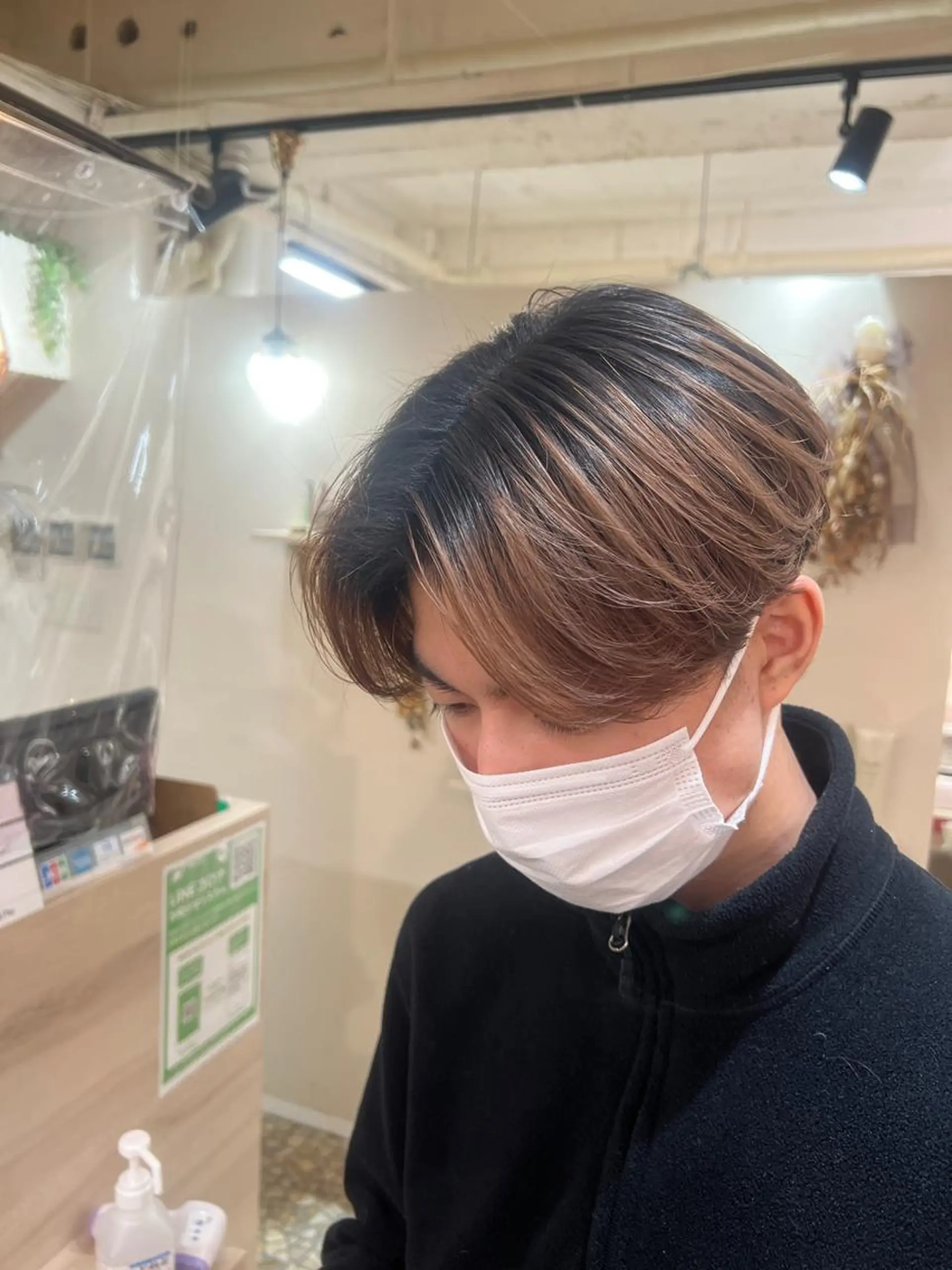 ミディアム パーマ メンズ センターパート カット ヘッドスパ メンズカットパーマ ✂️ JOYAのヘアスタイル