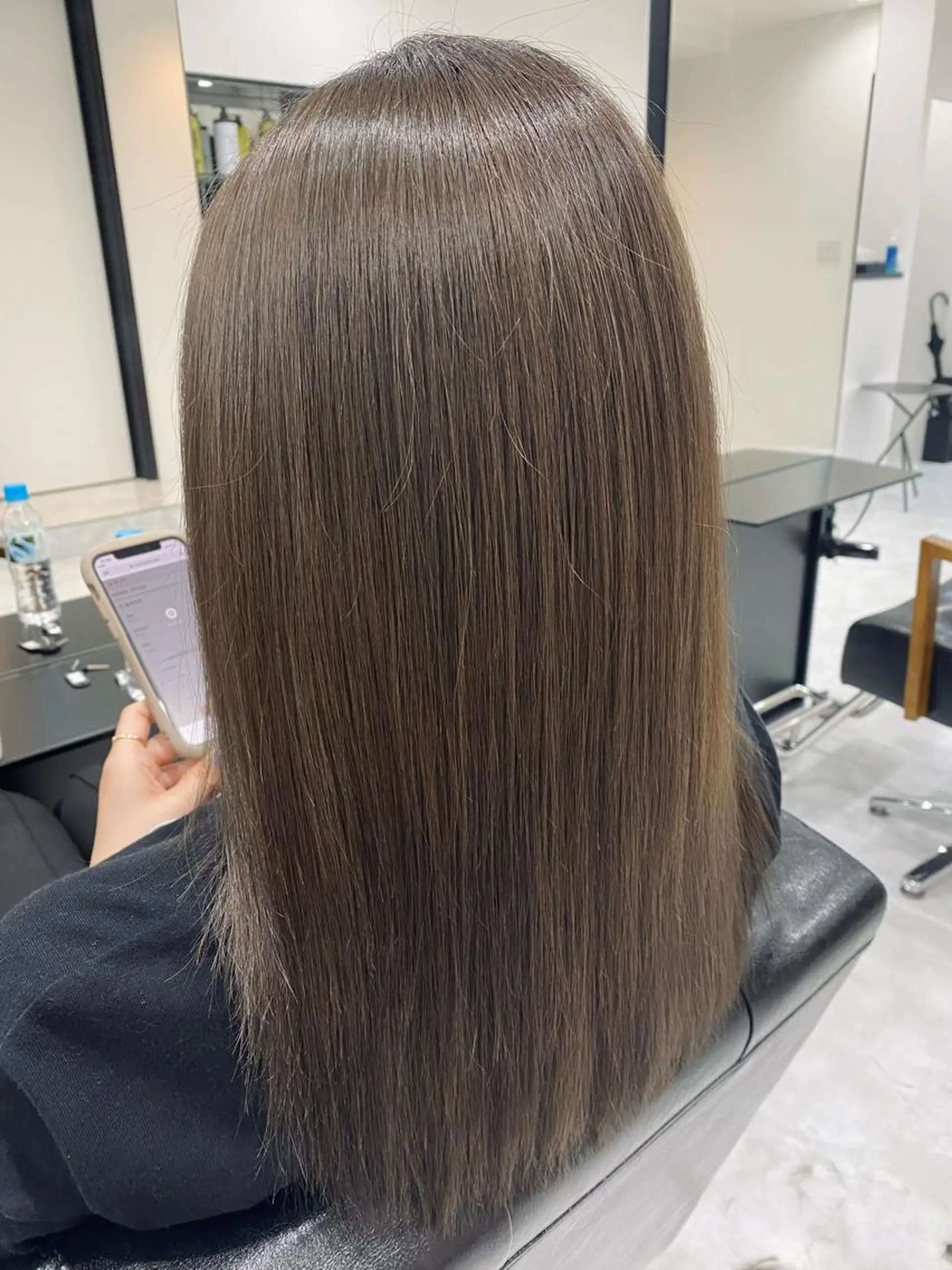 セミロング 髪質改善 トリートメント 透明感カラー🕊️✨ Mayu🦮🩶のヘアスタイル