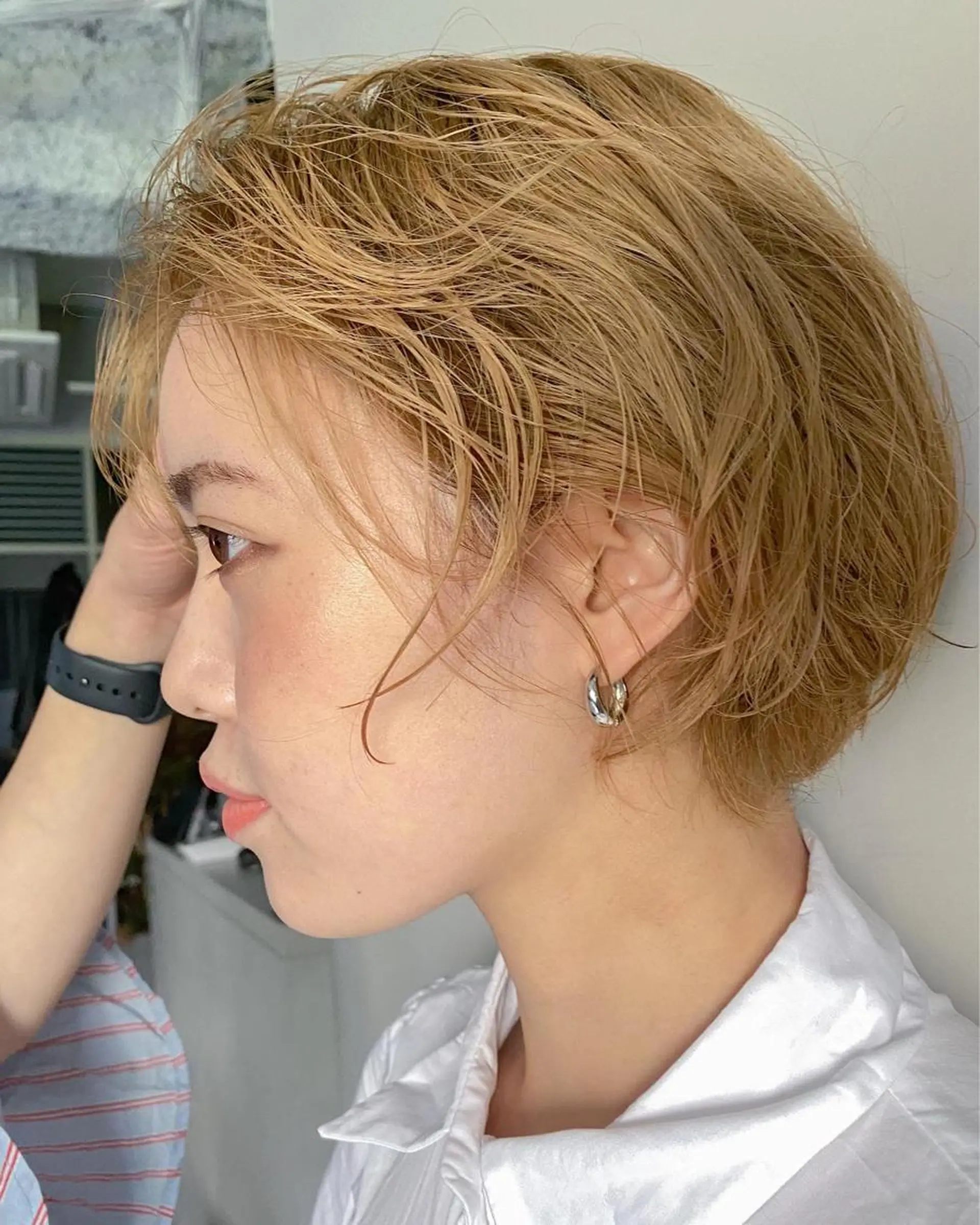 ショート カラー パーマ ベージュカラー ミルクティーベージュ 【骨格診断カット】 .のヘアスタイル