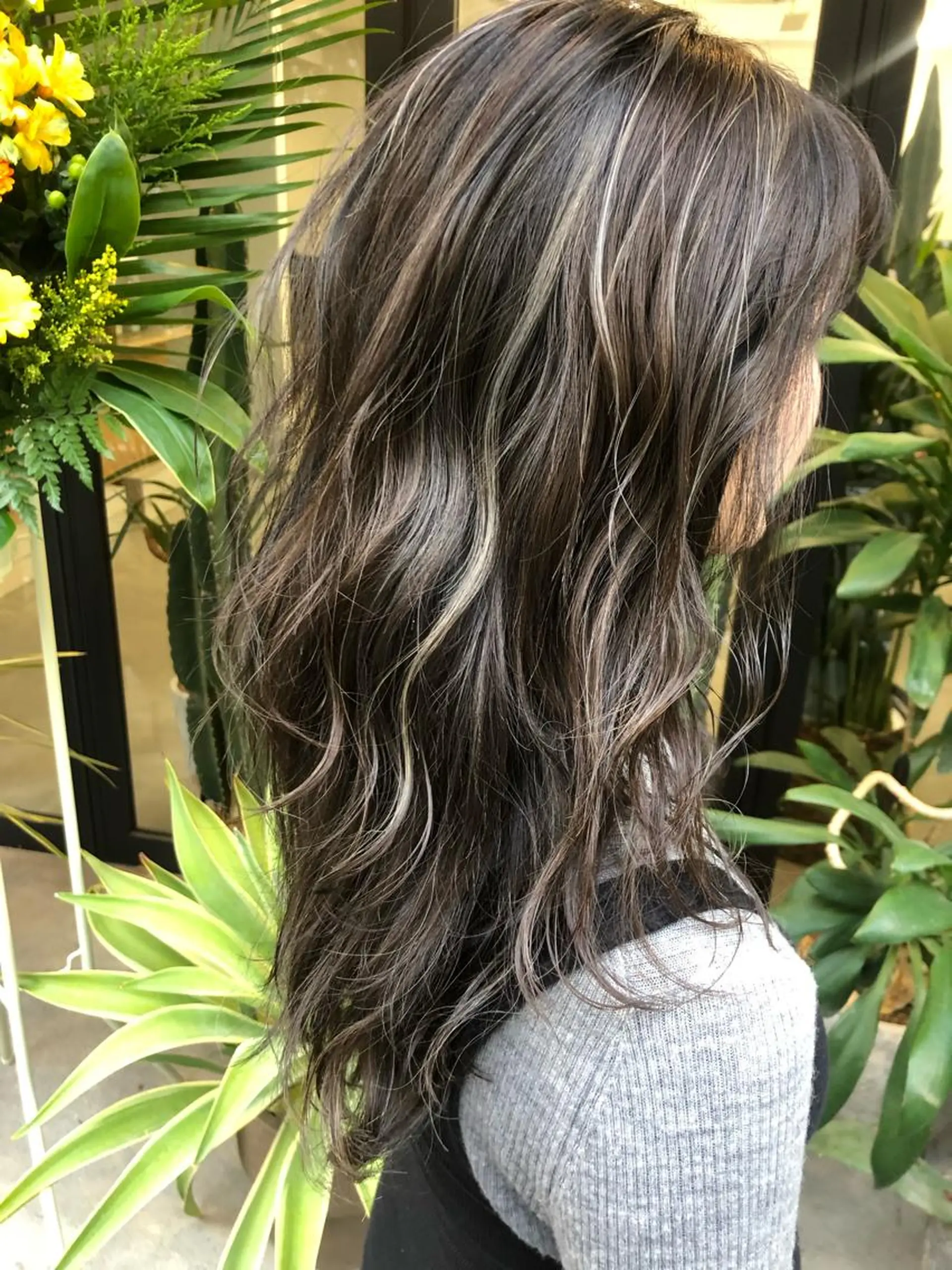 ロング カラー ヘアアレンジ Flamme Annaのヘアスタイル