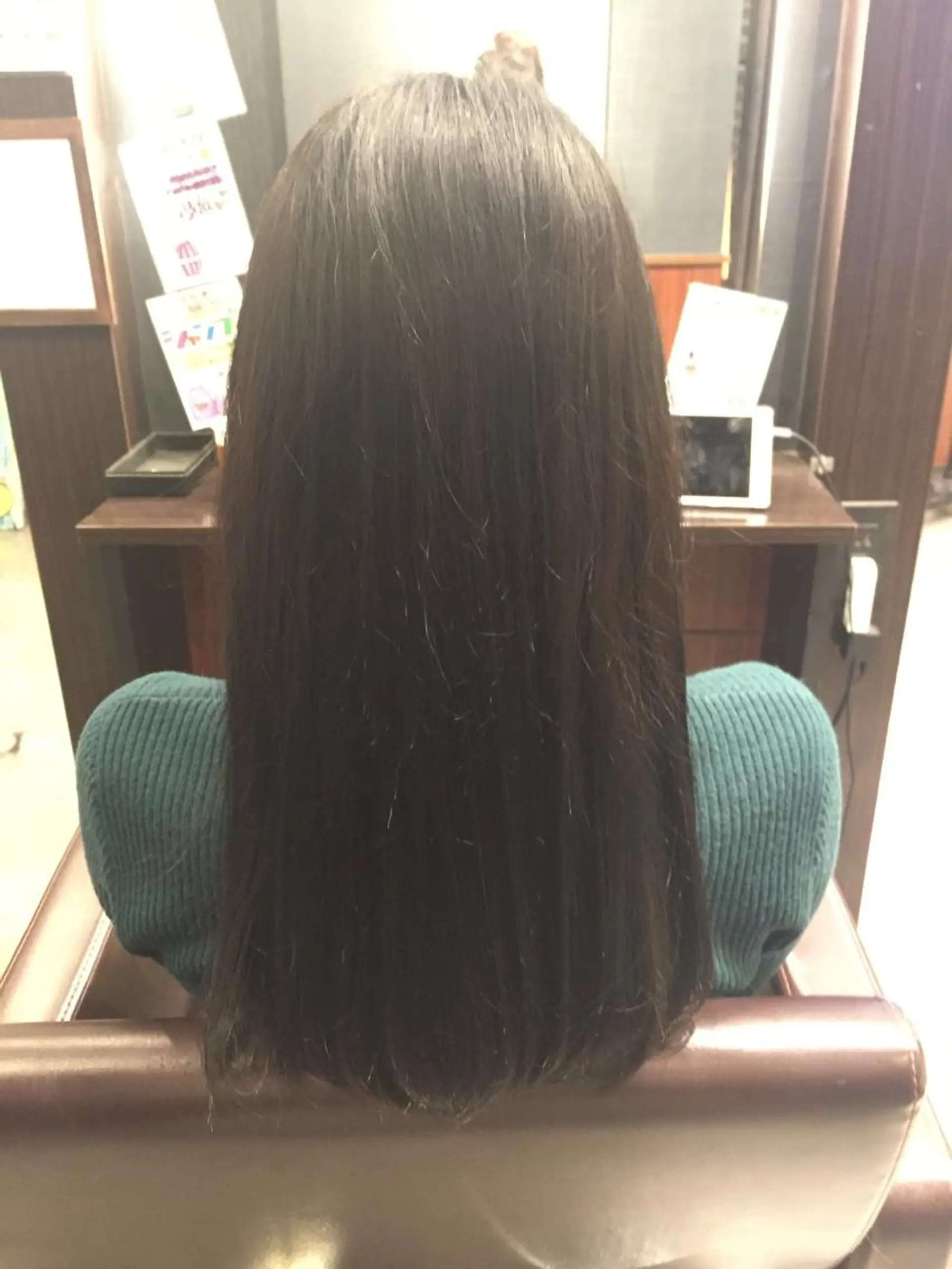 ロング 金澤 愛のヘアスタイル