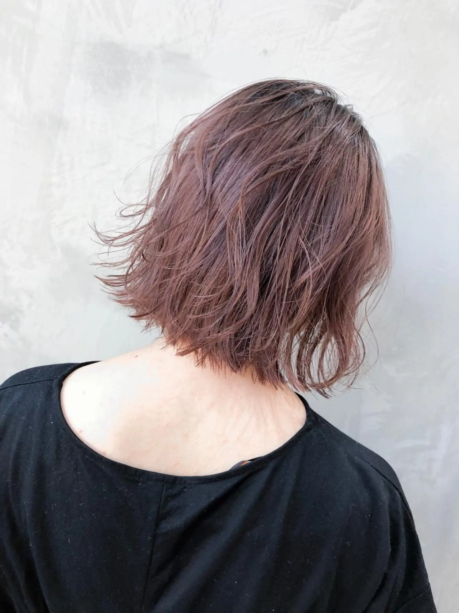 ショート カラー パーマ ヘアアレンジ グレージュ ピンクカラー TOMO GEEKS代表のヘアスタイル