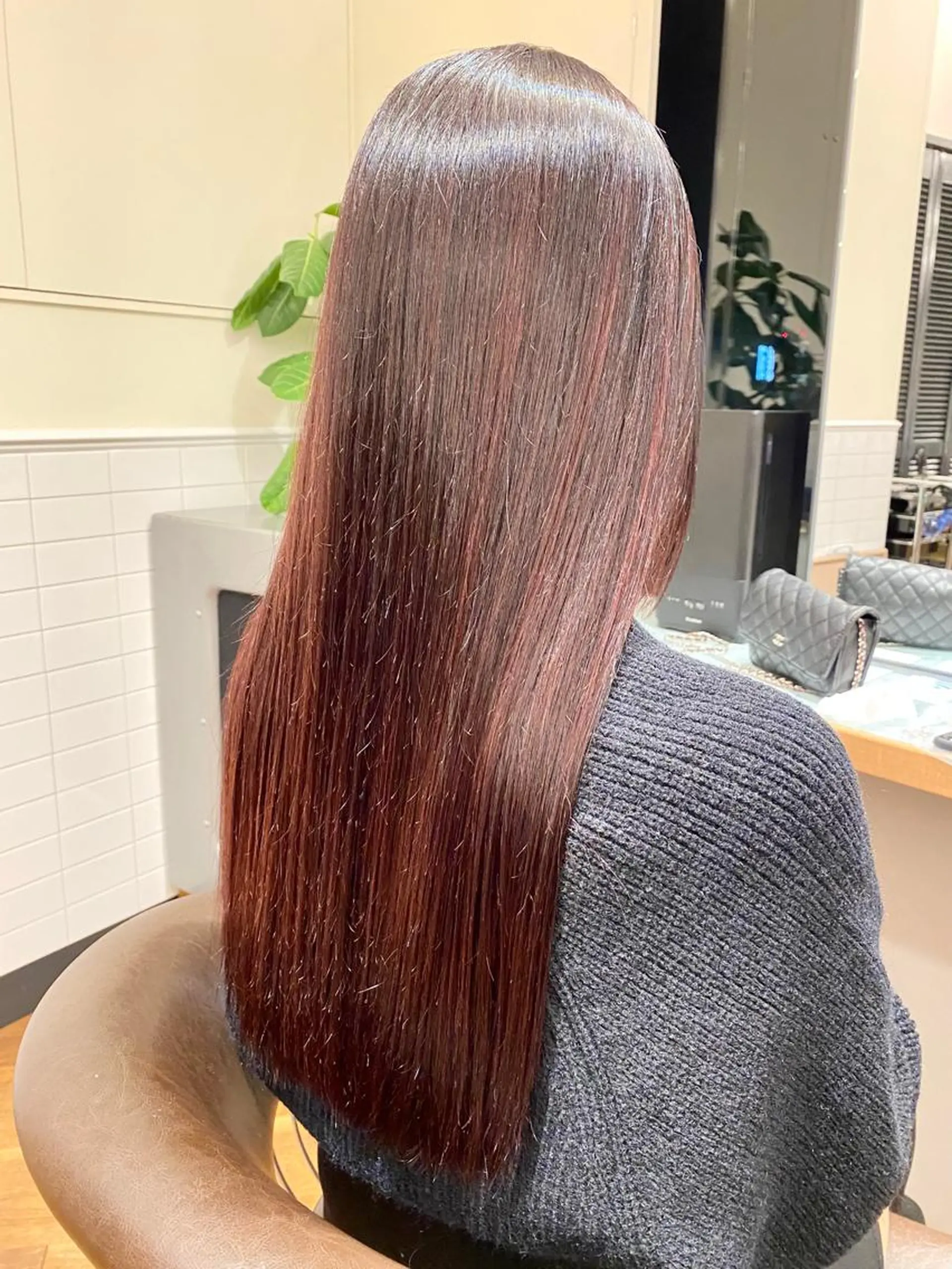 ロング カラー ハイライトカラー レッドカラー ハイライト レイヤー/グレージュ メンズパーマのヘアスタイル