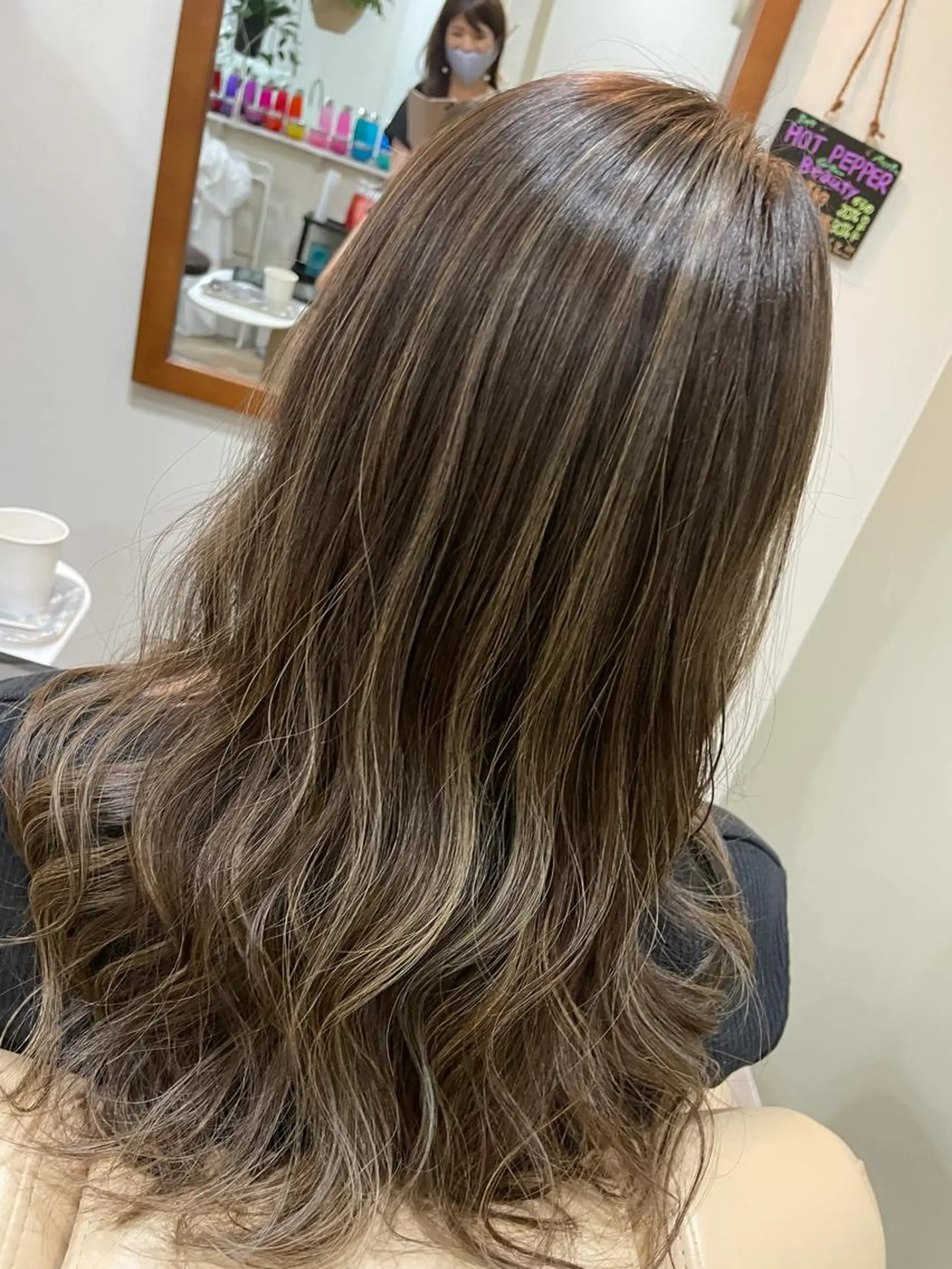 セミロング カラー カット ヘアカラー トリートメント 寺本 早希のヘアスタイル