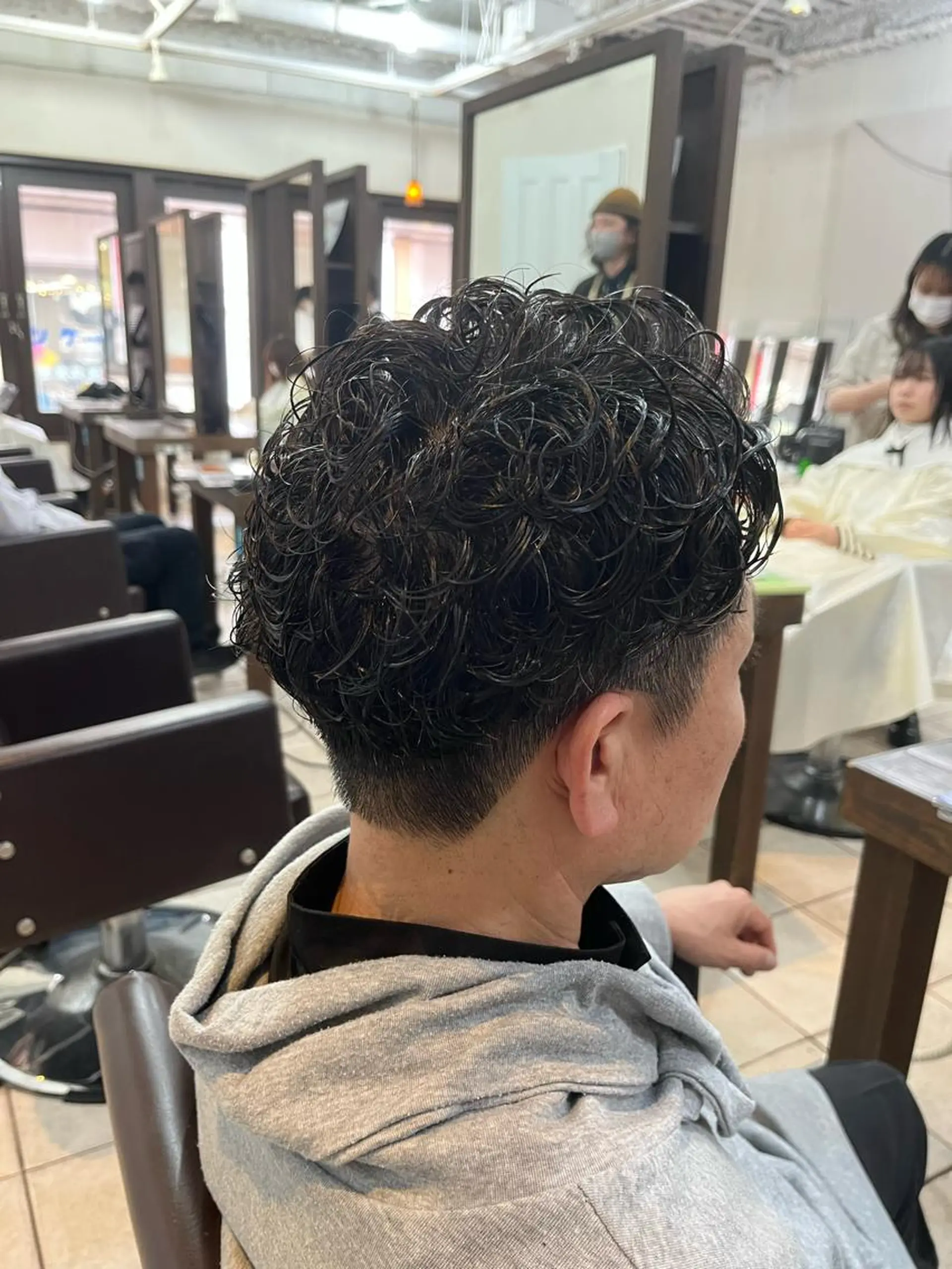 パーマ メンズ カ レラのヘアスタイル