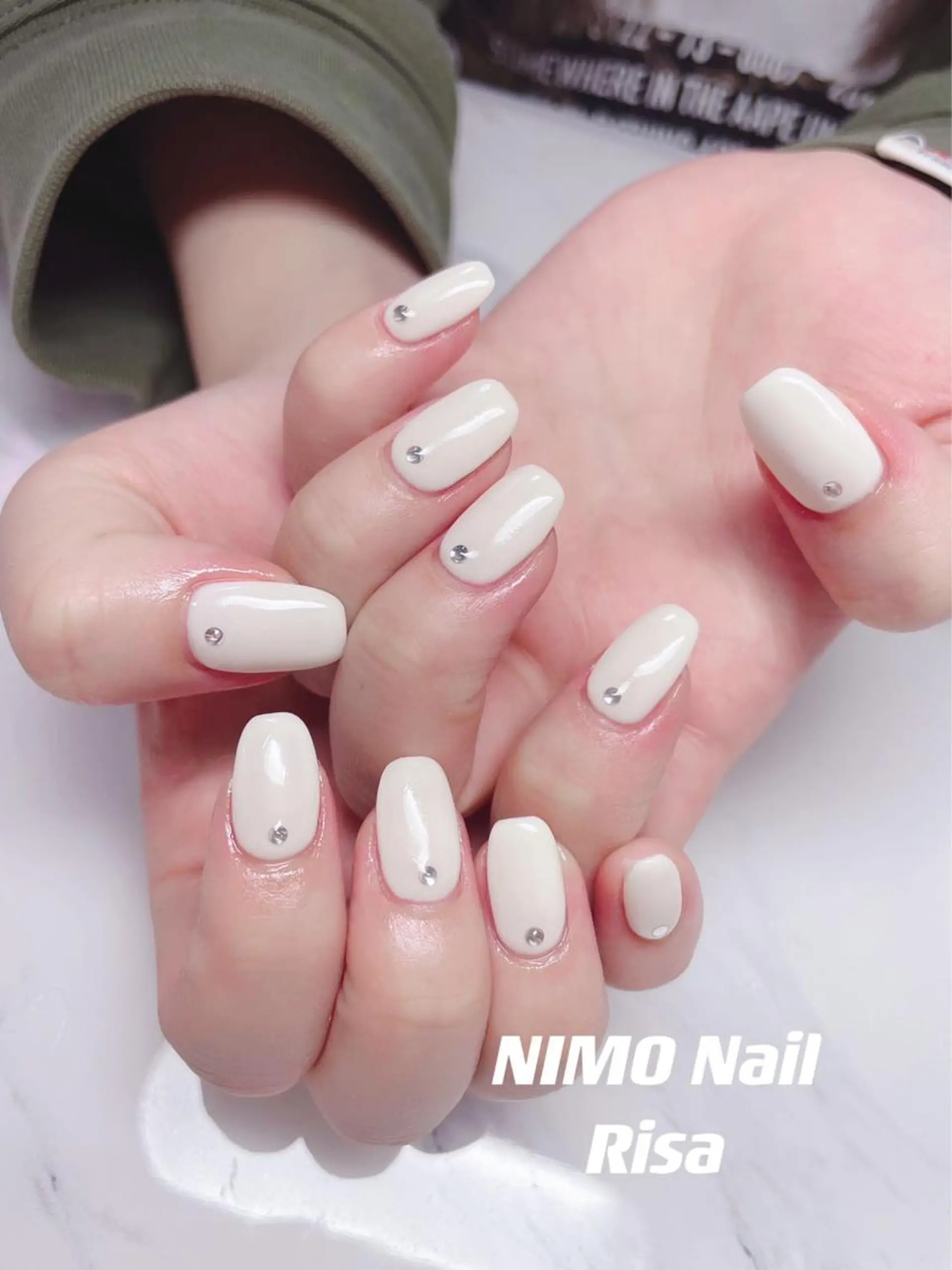 ネイル ストーンネイル ハンドネイル ハンドケア RI SA☀️ リサのネイルデザイン