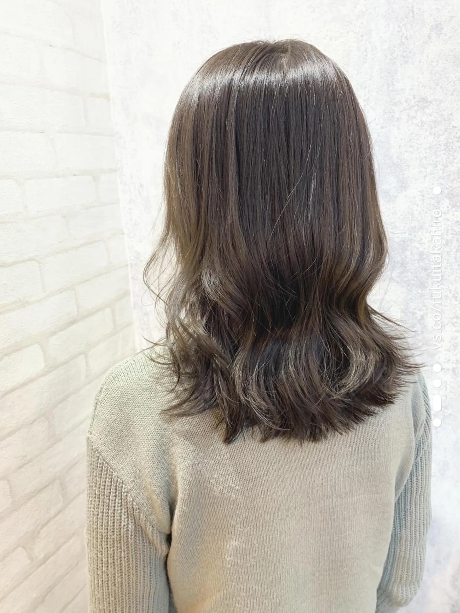 ミディアム カラー ミディアムパーマ アディクシーカラー アッシュ バレイヤージュ ブリーチ カット ヘアカラー トリートメント Zina福岡天神🪞 髪質改善🪞レイヤーのヘアスタイル