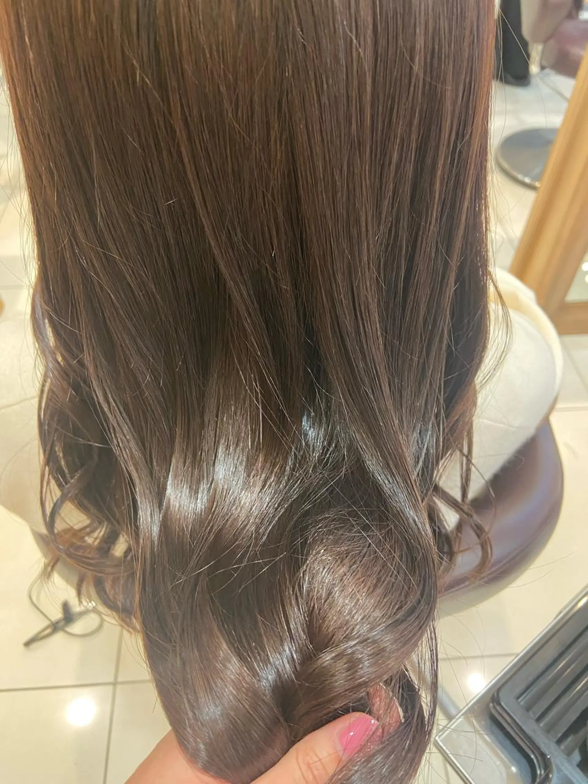 ロング なつな/ 透明感カラーのヘアスタイル