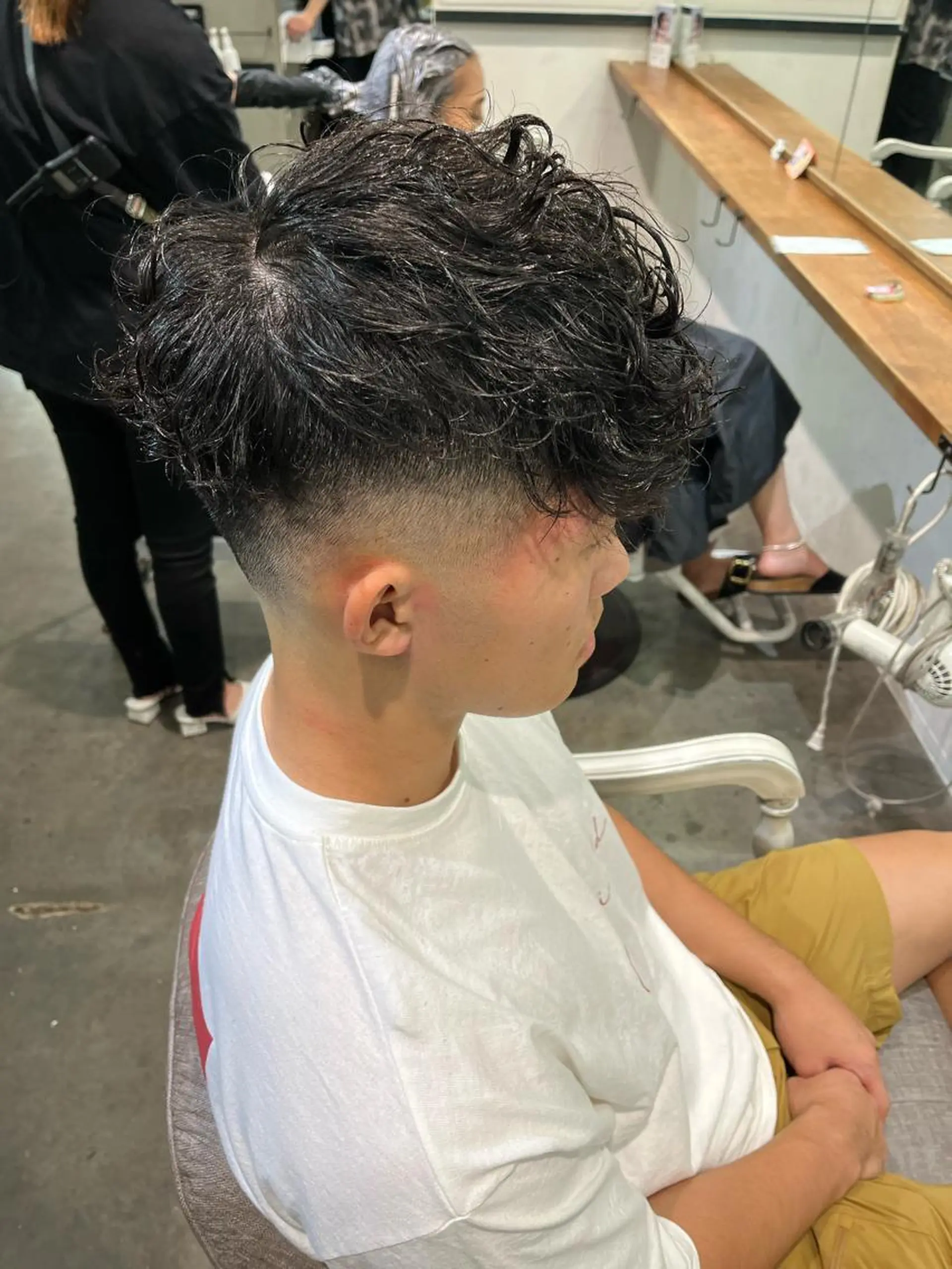 ショート パーマ メンズ アイブロウ フェードカット メンズパーマ スパイラルパーマ 京都駅メンズカット/ パーマ/Keigoのヘアスタイル