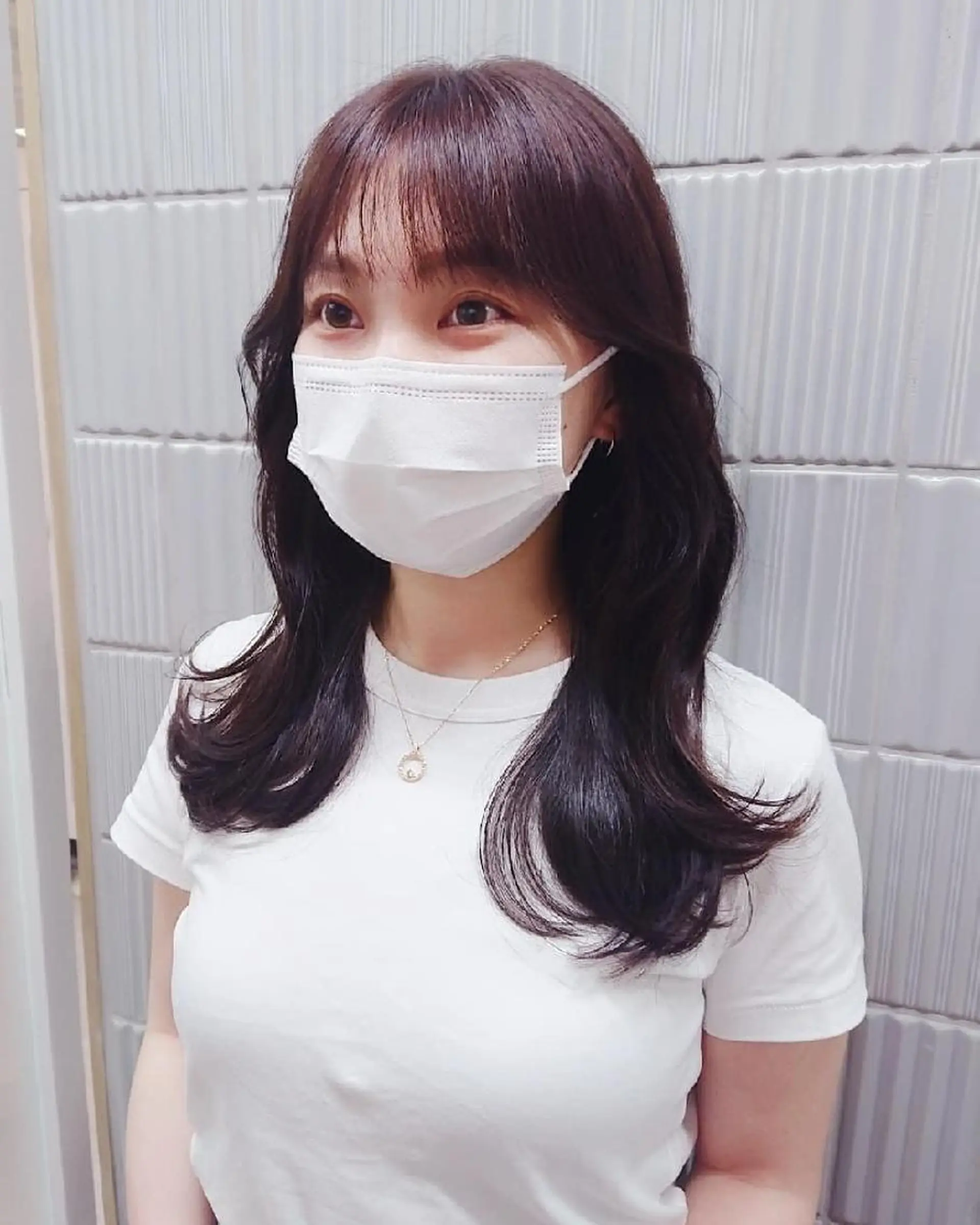 セミロング ヘアアレンジ くびれヘア エギョモリ 韓国風ヘア シースルーバング カット トリートメント 南 ちひろのヘアスタイル