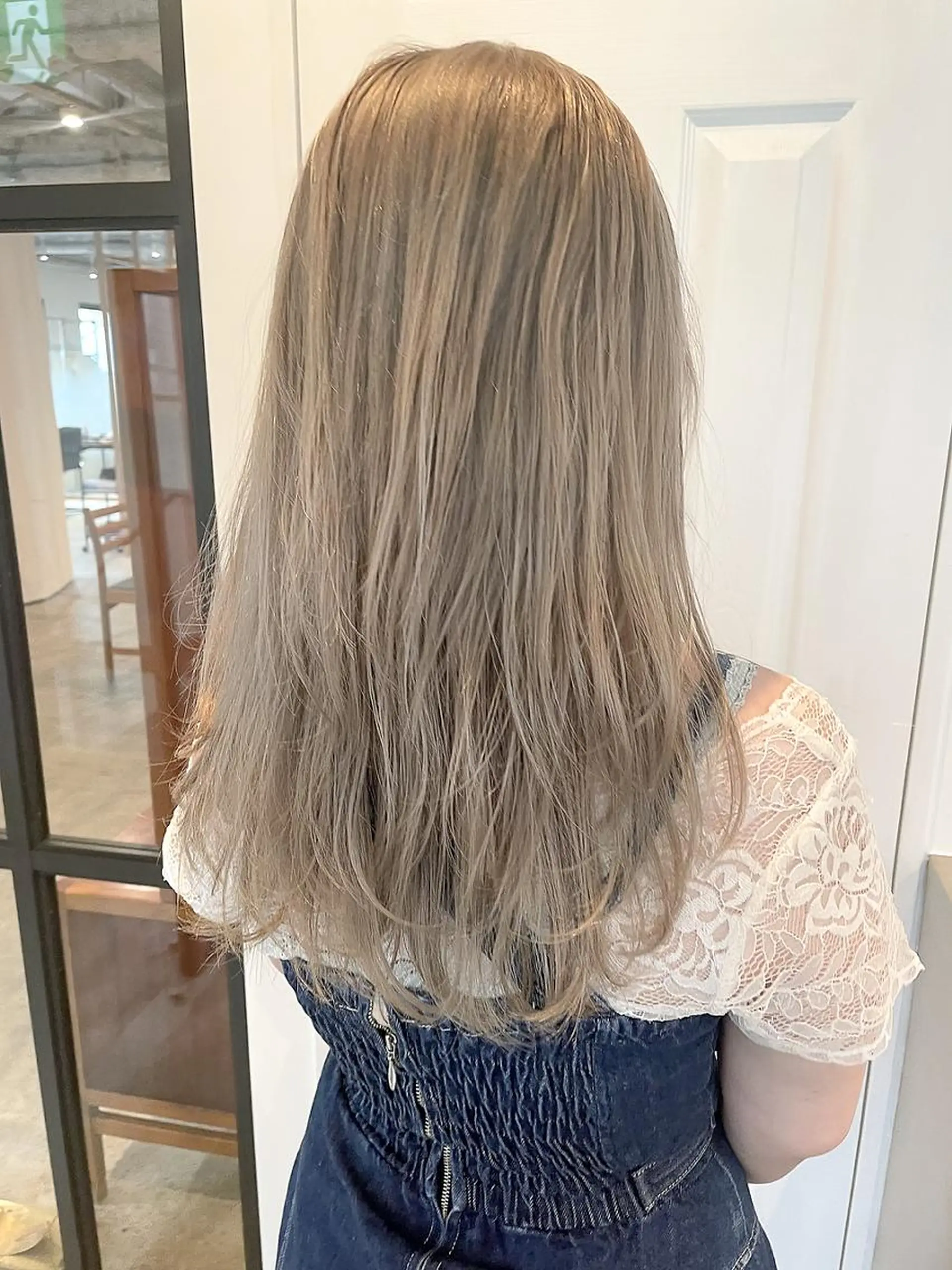 カラー パーマ ミディアム ショートボブ ミディアムパーマ アディクシーカラー ブリーチ ブロンド カット ヘアカラー トリートメント CEINE PATHのヘアスタイル