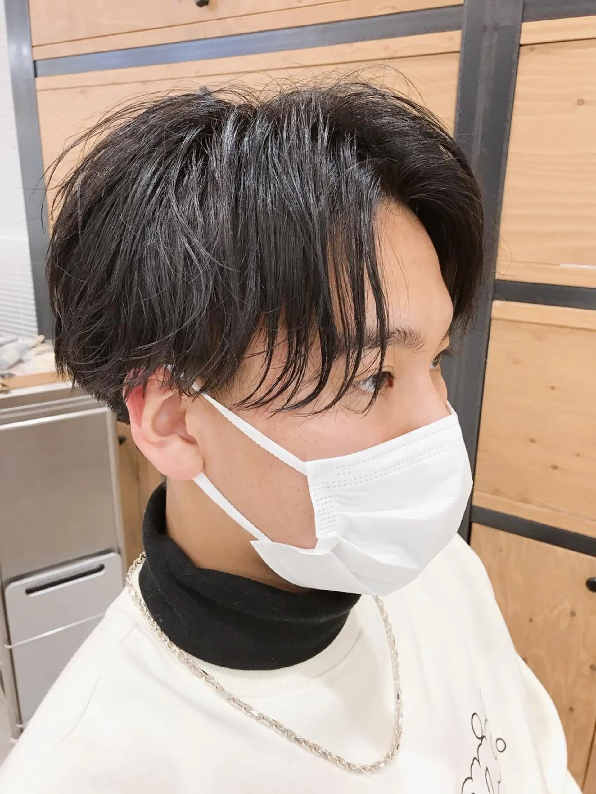 ショート パーマ メンズ センターパート メンズパーマ カット ヘアカラー パーマ 縮毛矯正 トリートメント メンズパーマ タカキリョウのヘアスタイル