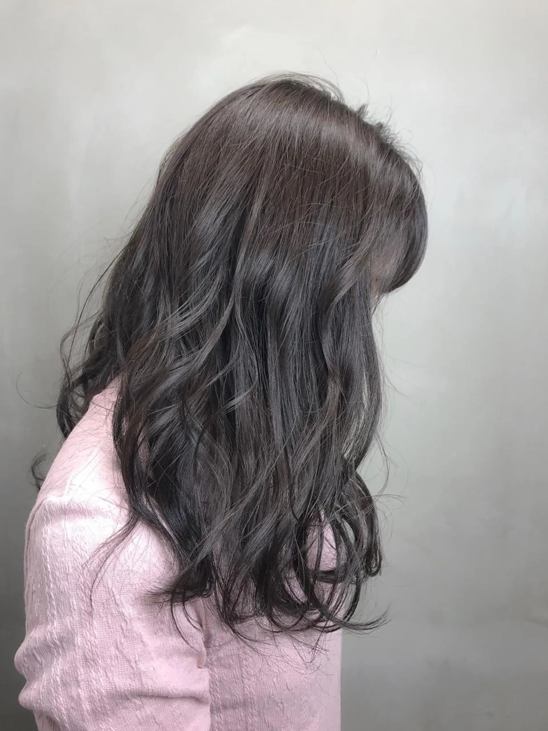 ミディアム カラー アッシュ イルミナカラー シルバー シルバーアッシュ 【透明感、艶髪】西村 有司のヘアスタイル