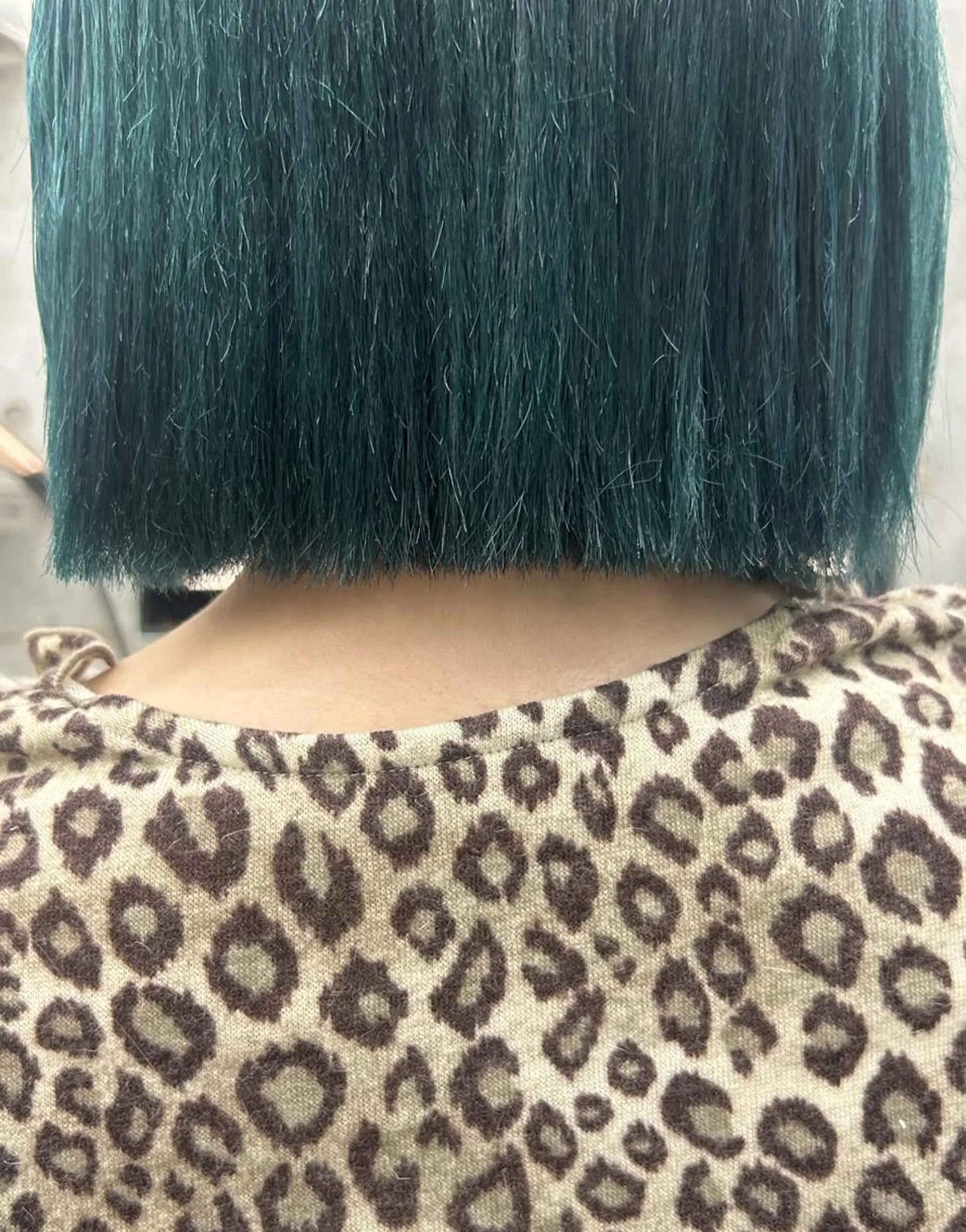 ミディアム qiie ワンカラー ダブルカラーのヘアスタイル