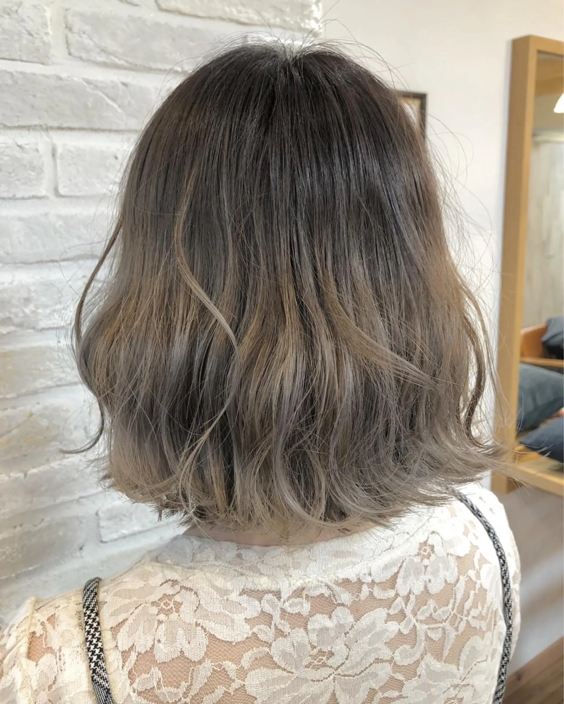 ショート カラー パーマ ヘアアレンジ ブリーチ グレージュ 遠藤 拓馬のヘアスタイル