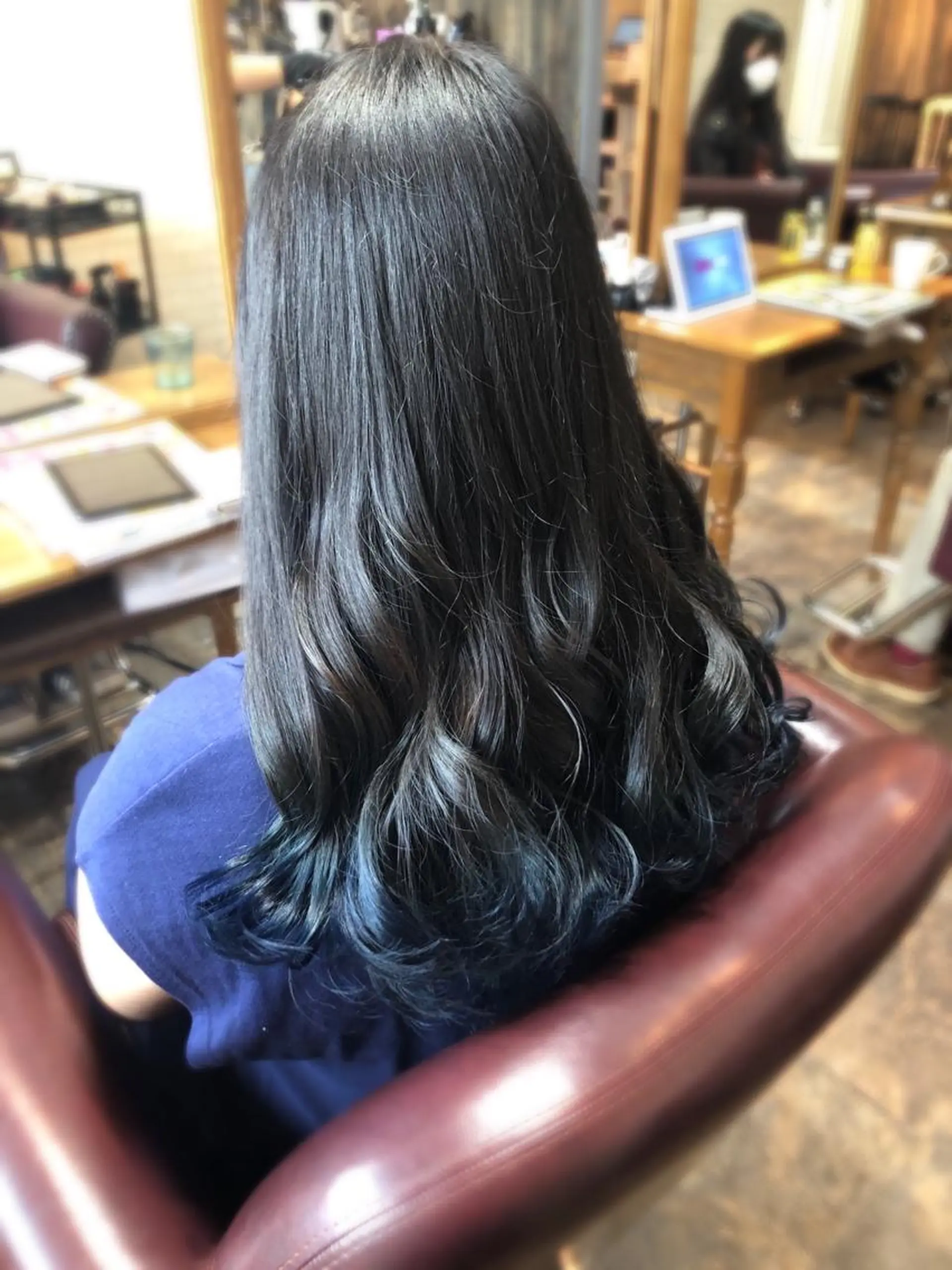 ロング みやもと まなみのヘアスタイル