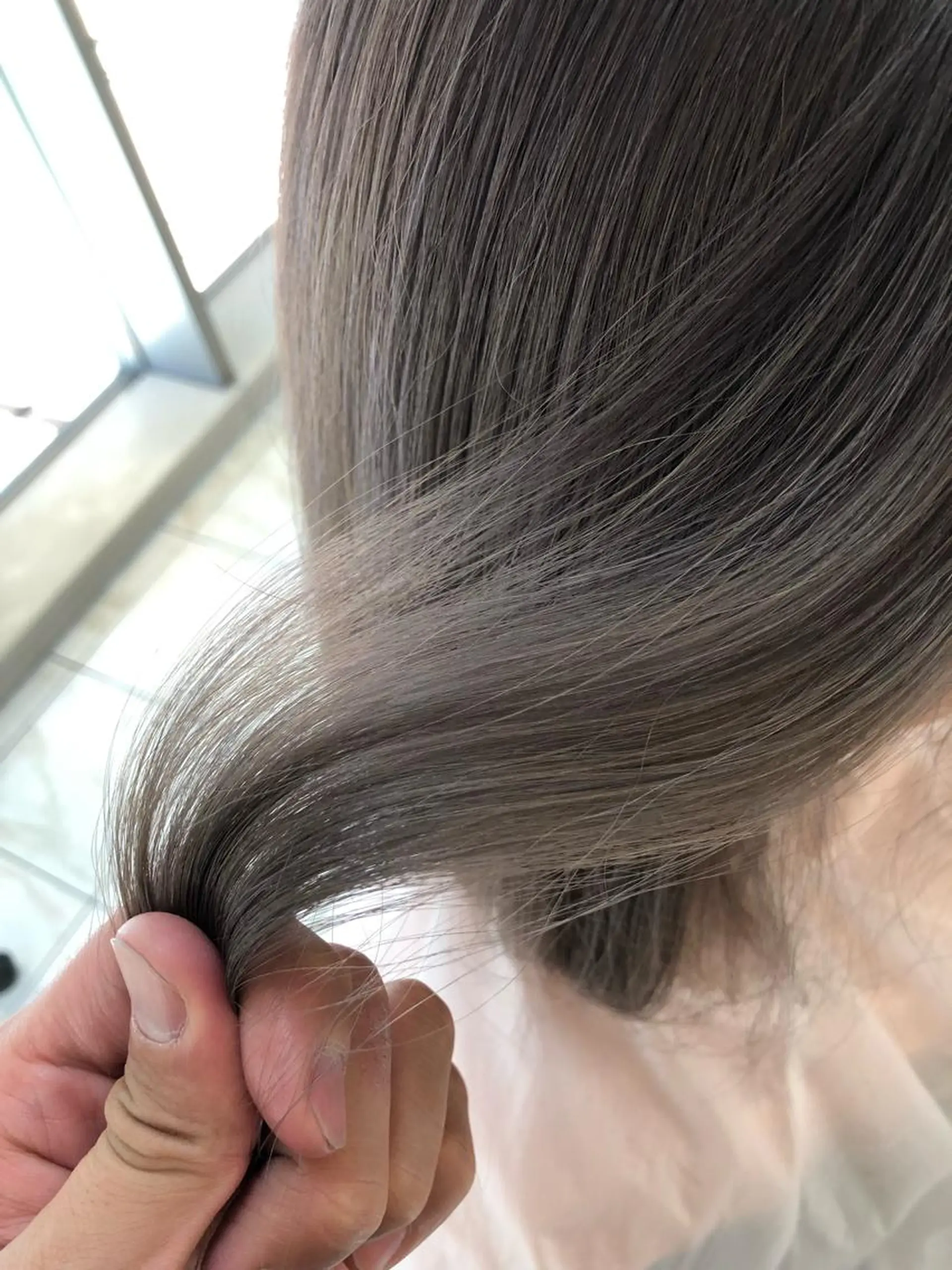 カラー ブリーチ グレージュ 外国人風カラー 野々山 直貴のヘアスタイル