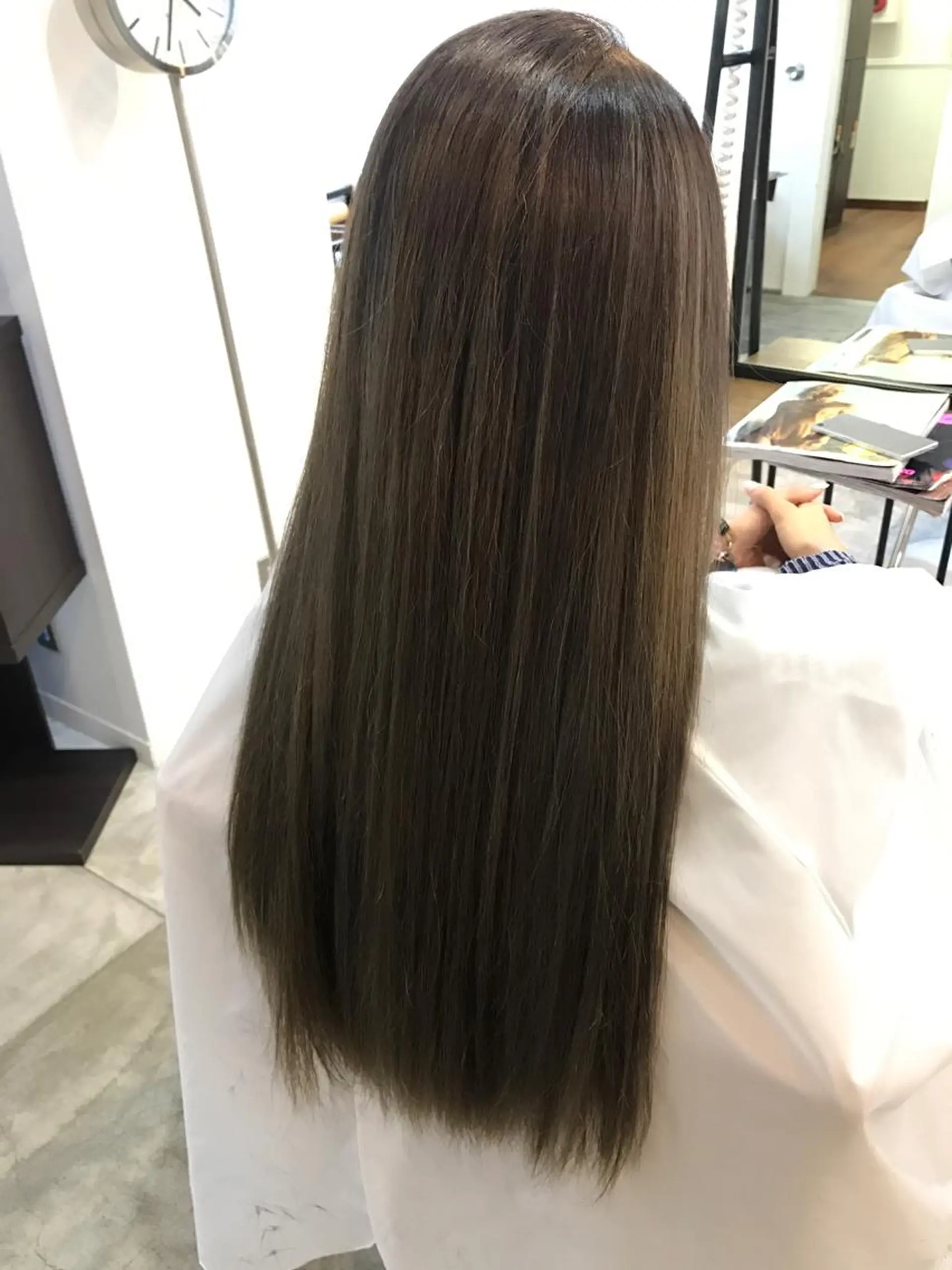 ロング カラー グレージュ にった みずきのヘアスタイル