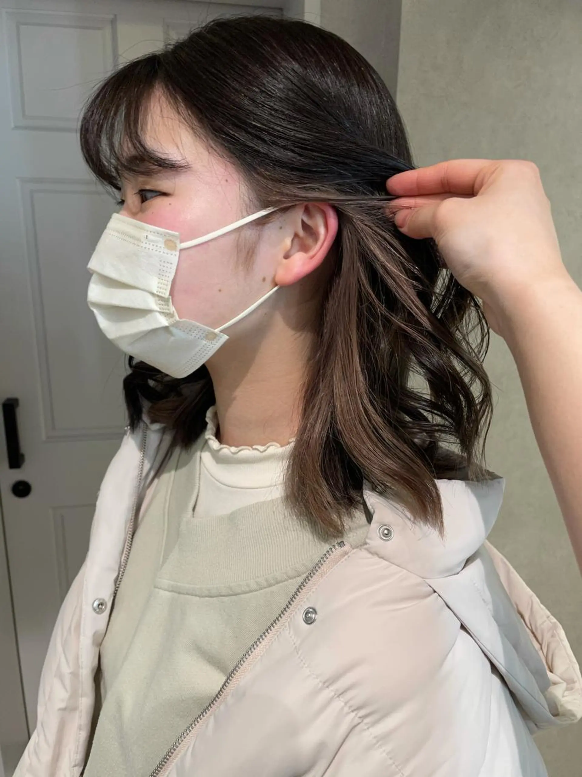 ミディアム カラー ブリーチ ケアブリーチ イヤリングカラー インナーカラー ヘアカラー ナチュラル透明感🌱 小山美樹子のヘアスタイル