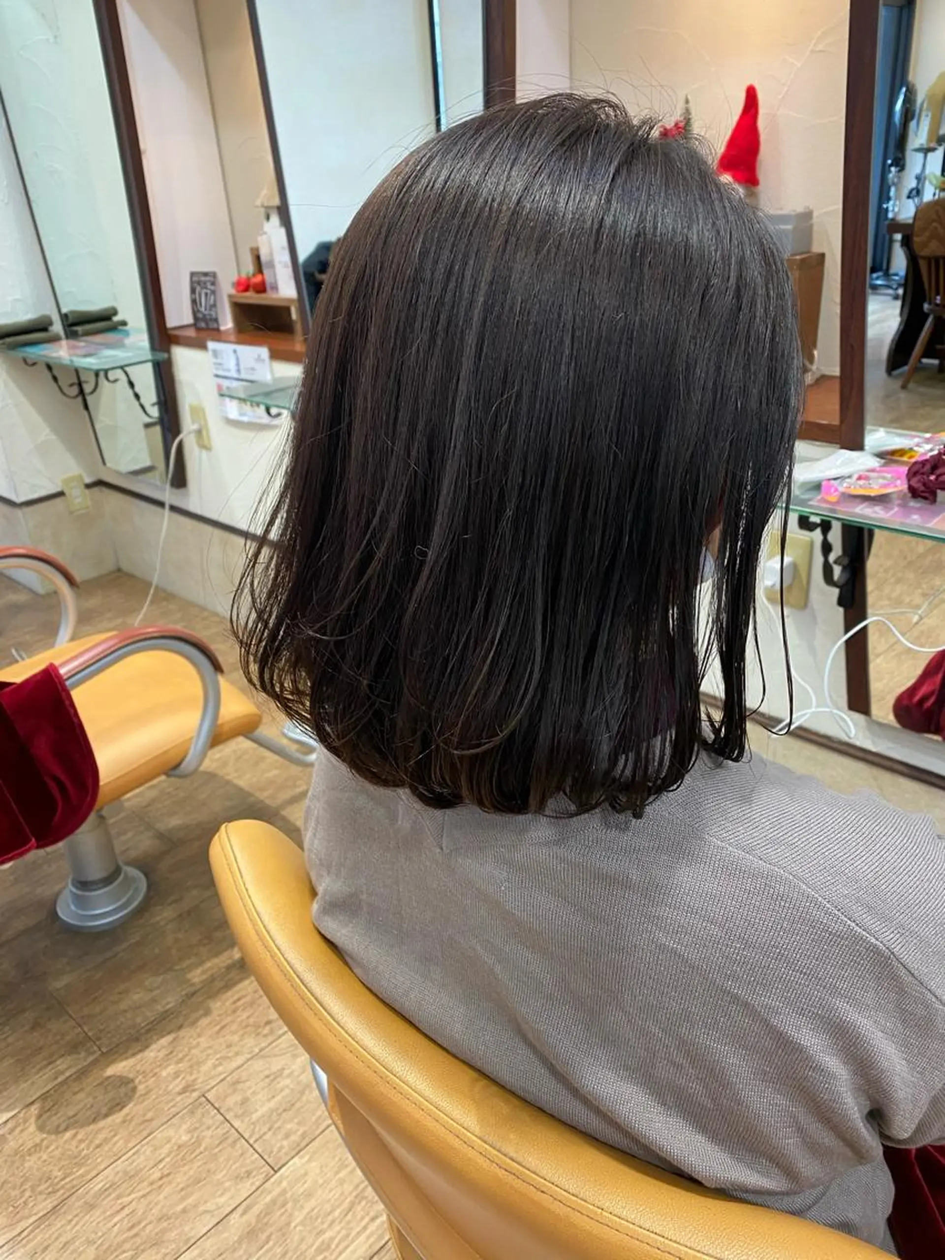 ミディアム カラー ブラウンカラー ラベンダーカラー ラベンダーブラウン サプリームヘア 飯田みち瑠のヘアスタイル