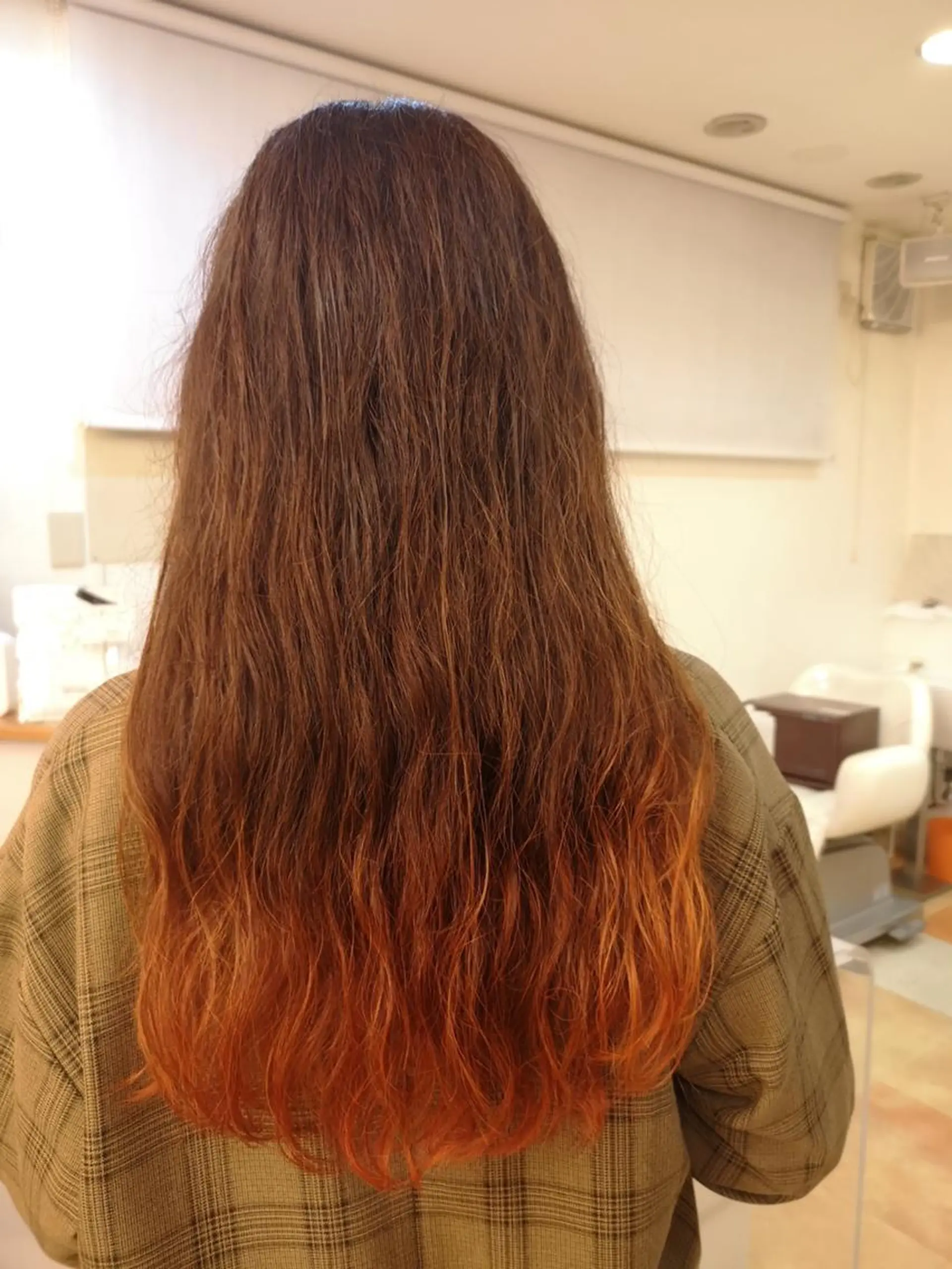 カラー グラデーションカラー イプス ビューティーのヘアスタイル