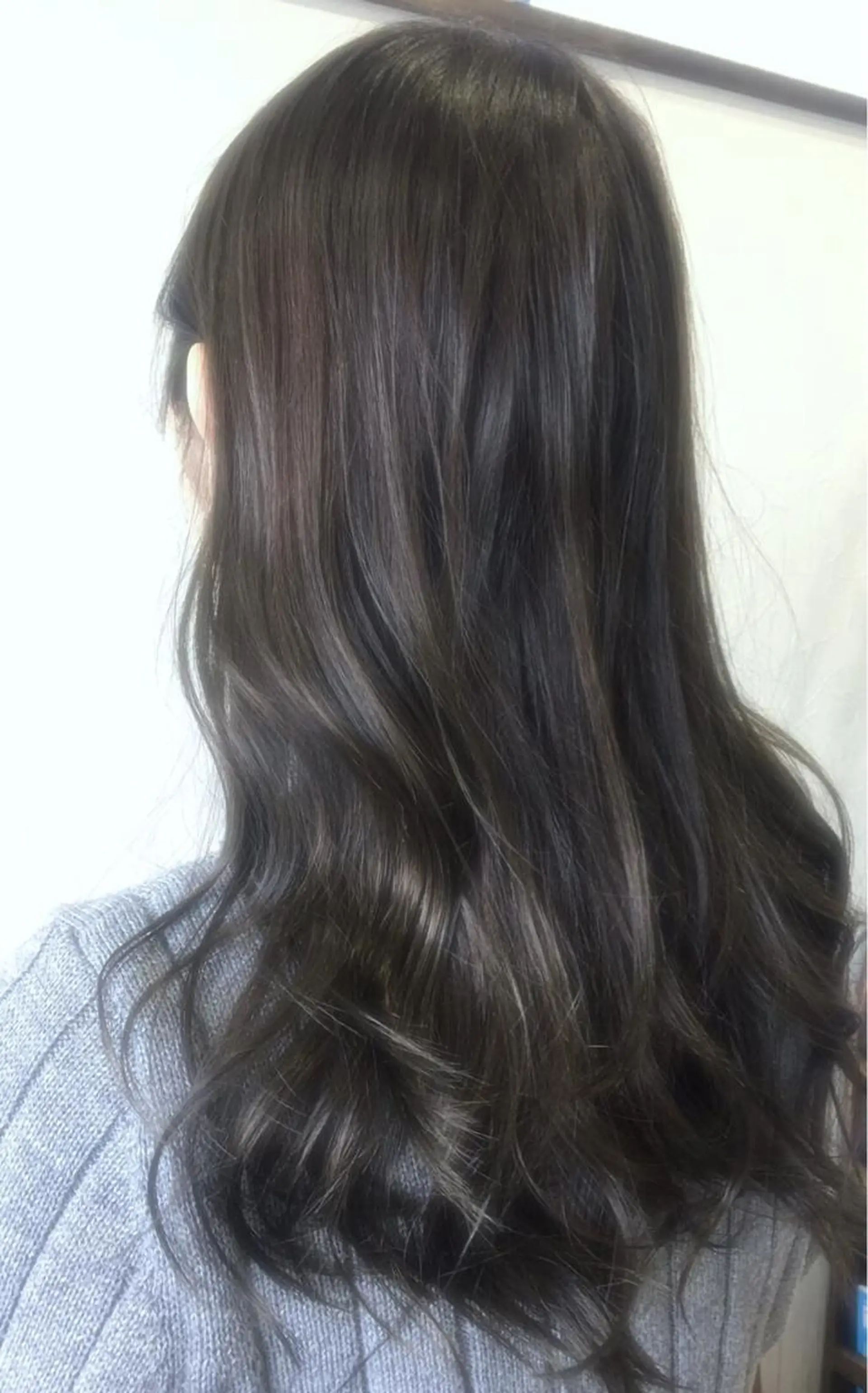 セミロング カラー アッシュ アッシュグレー ハイトーンカラー Rise Heart 中村 裕介のヘアスタイル