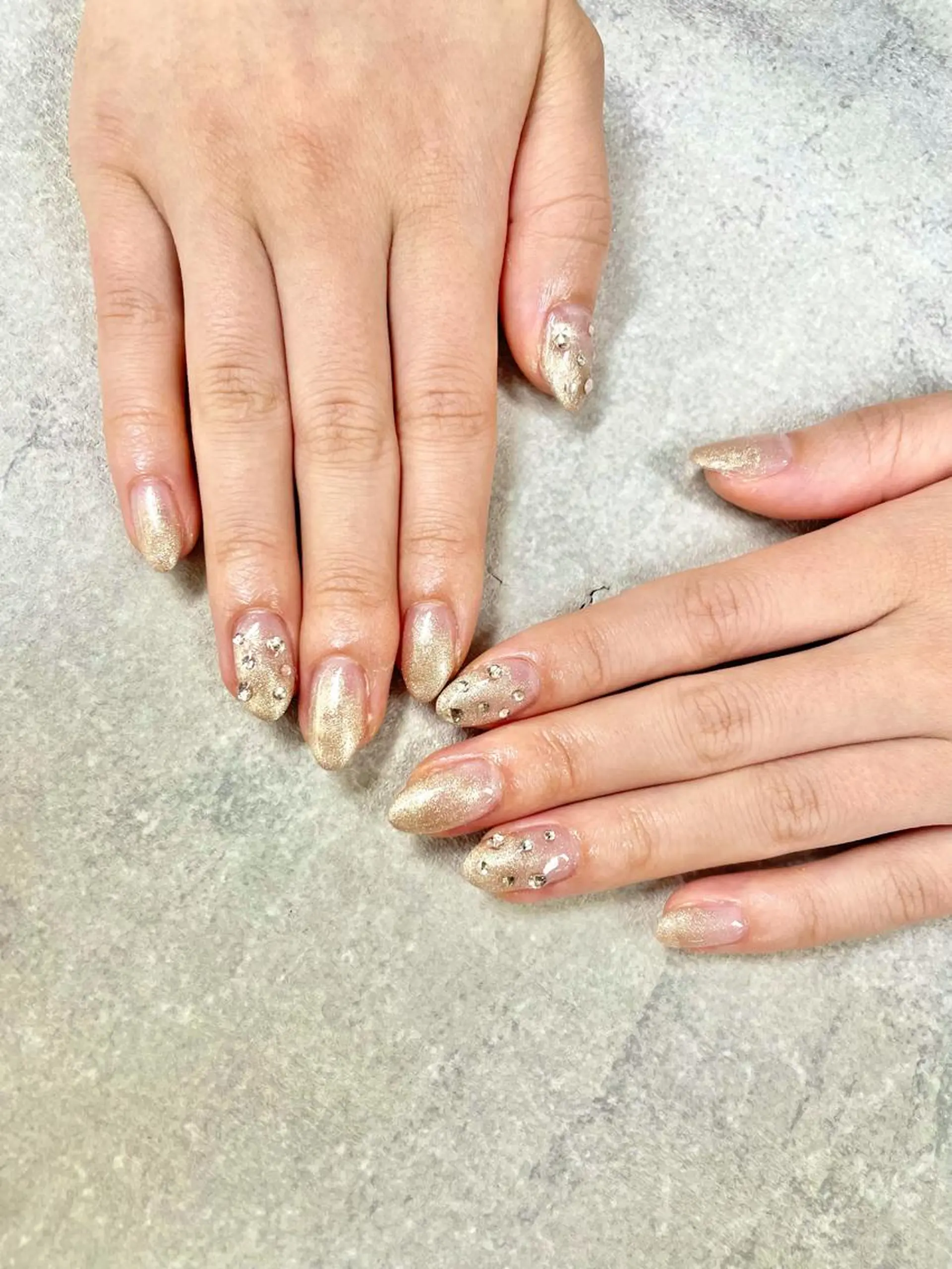 ネイル グラデーション ラメ(グリッター) ラメグラデーション おそろいネイル ハンドネイル FASTNAIL PLUS 新宿店のネイルデザイン