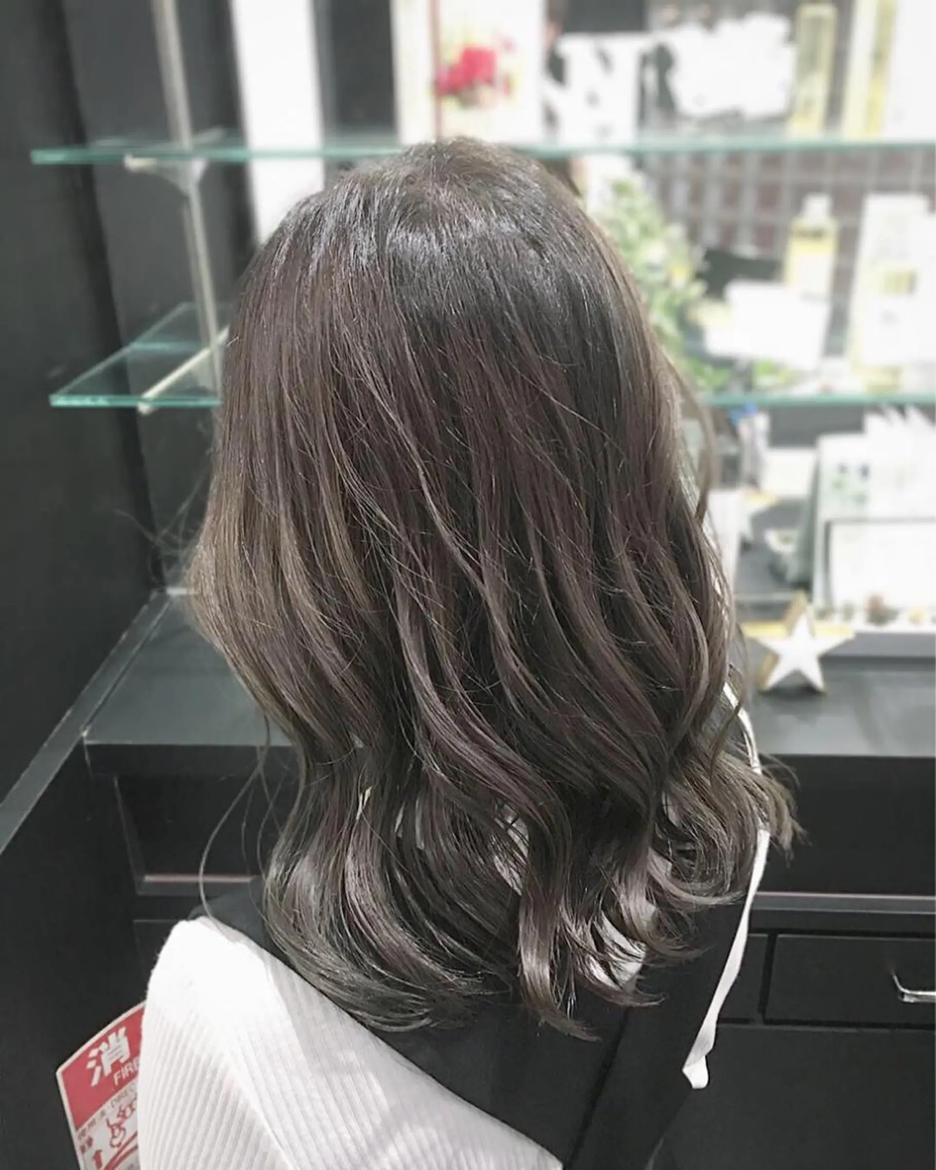 セミロング カラー パーマ ヘアアレンジ ジユン 지윤のヘアスタイル