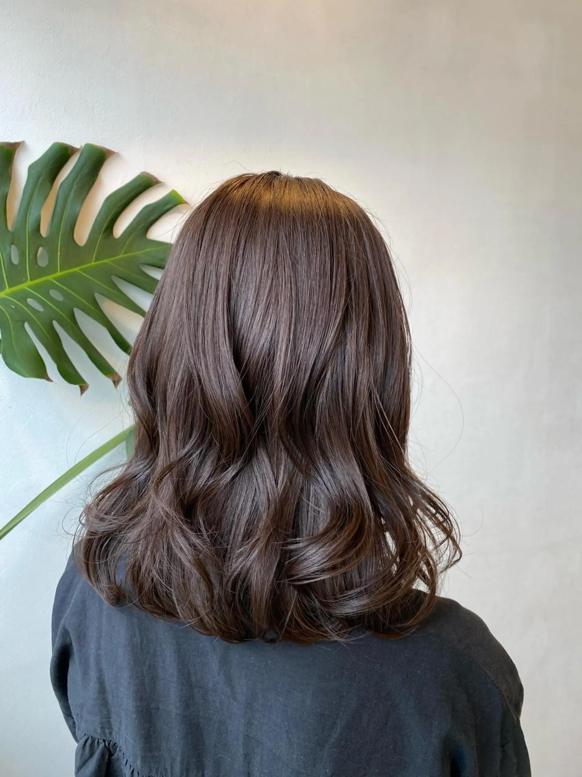 ミディアム カラー くびれヘア レイヤーカット 外ハネヘア カット ヘアカラー トリートメント 統括マネージャー/ 髪のドクター/前原悟のヘアスタイル