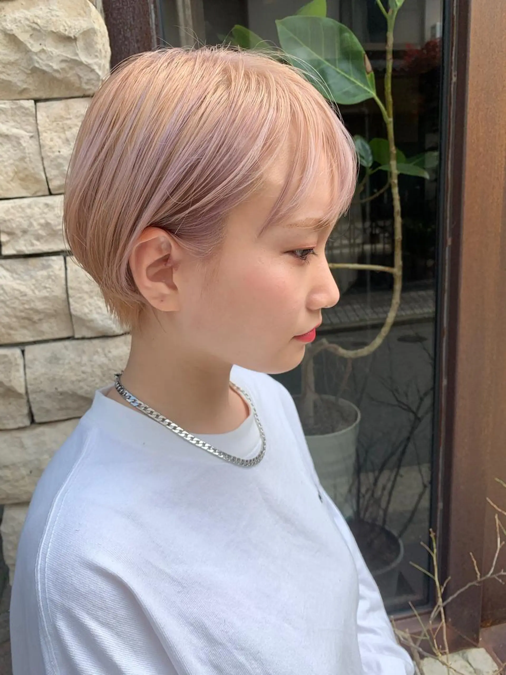 ショート カラー ベージュカラー ミルクティーベージュ Libre 西野圭一のヘアスタイル