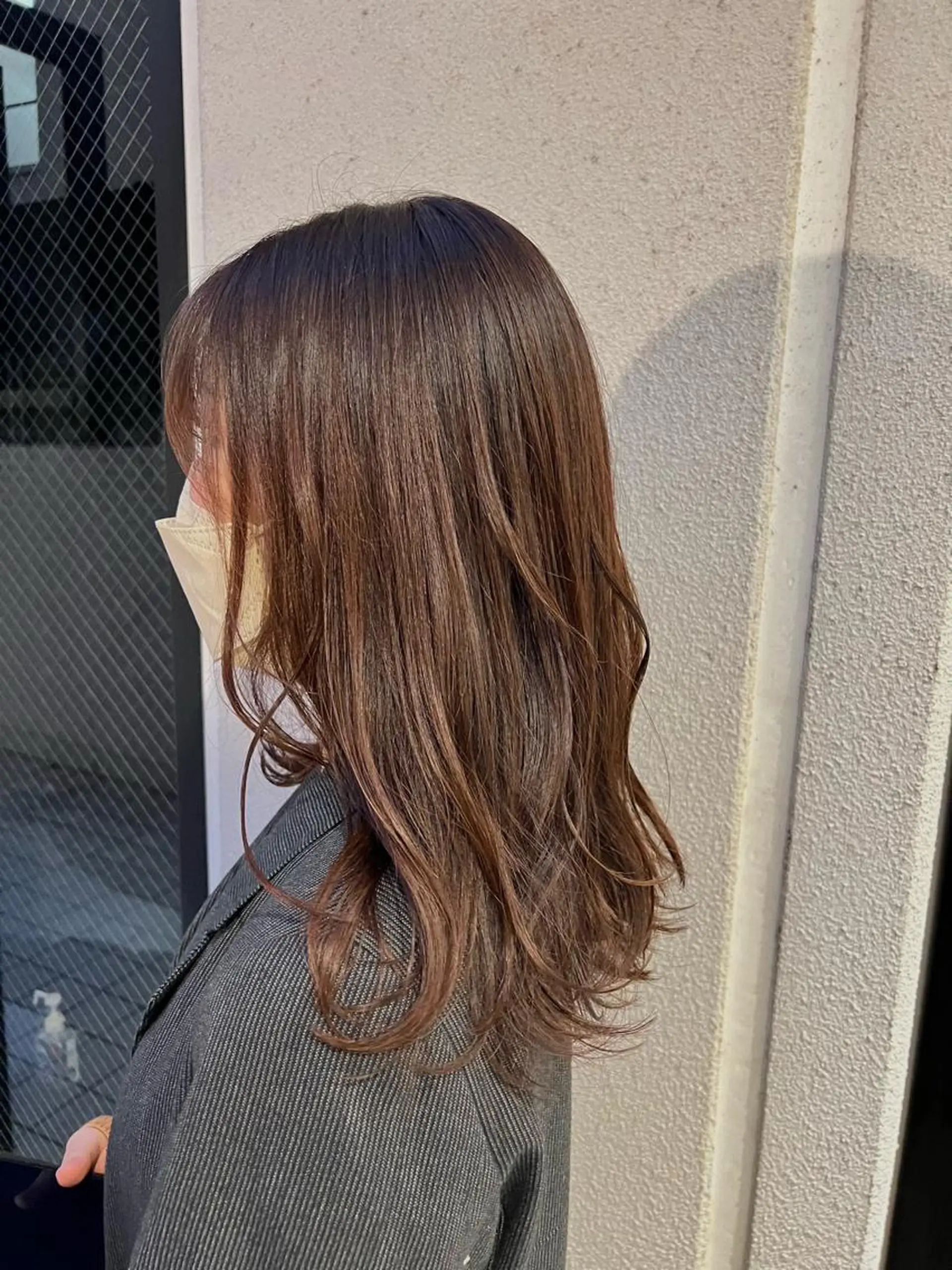 ミディアム カラー 松坂 真衣のヘアスタイル